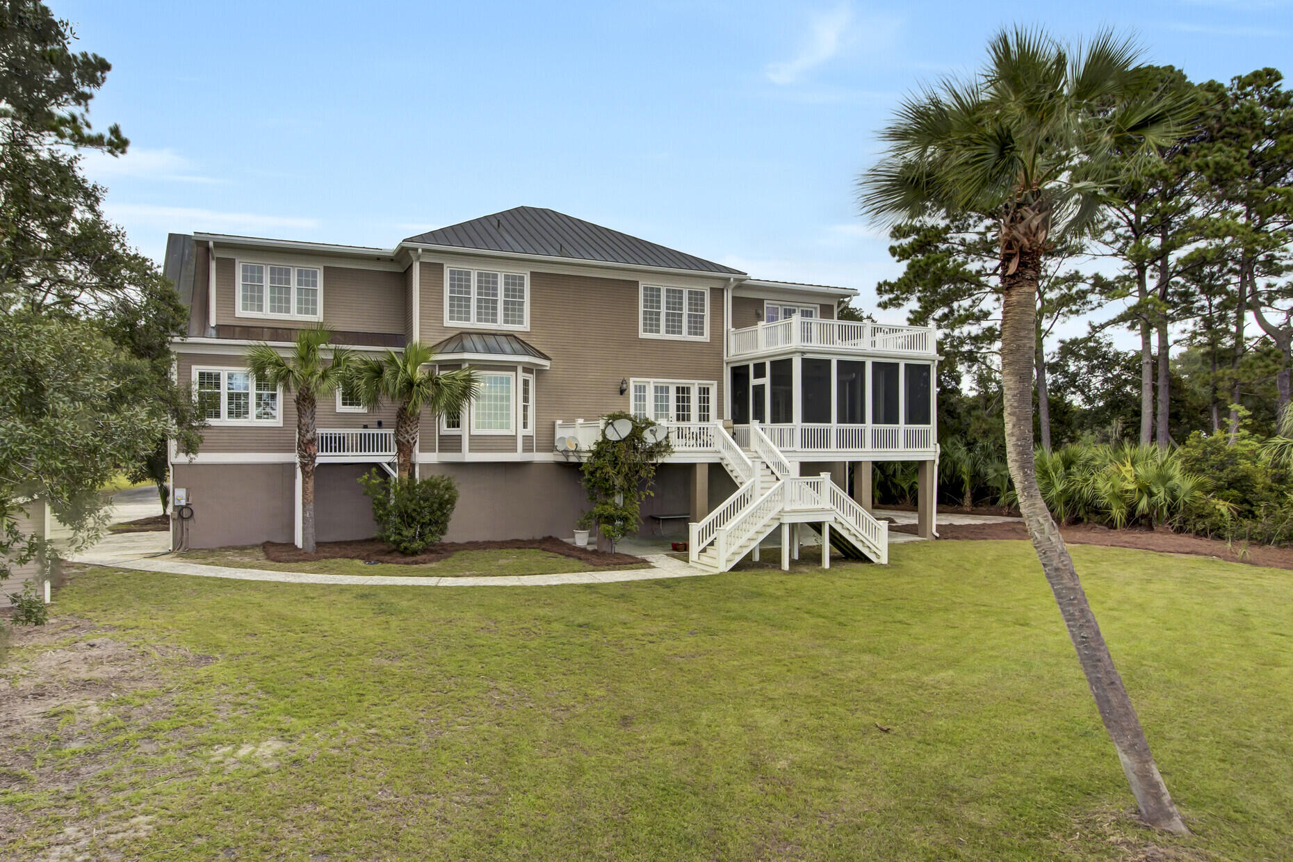 6147 Caravelle Court