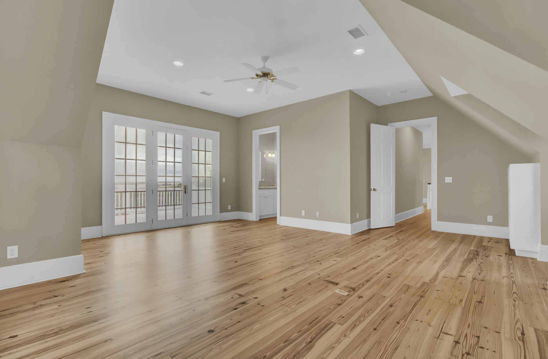 6147 Caravelle Court