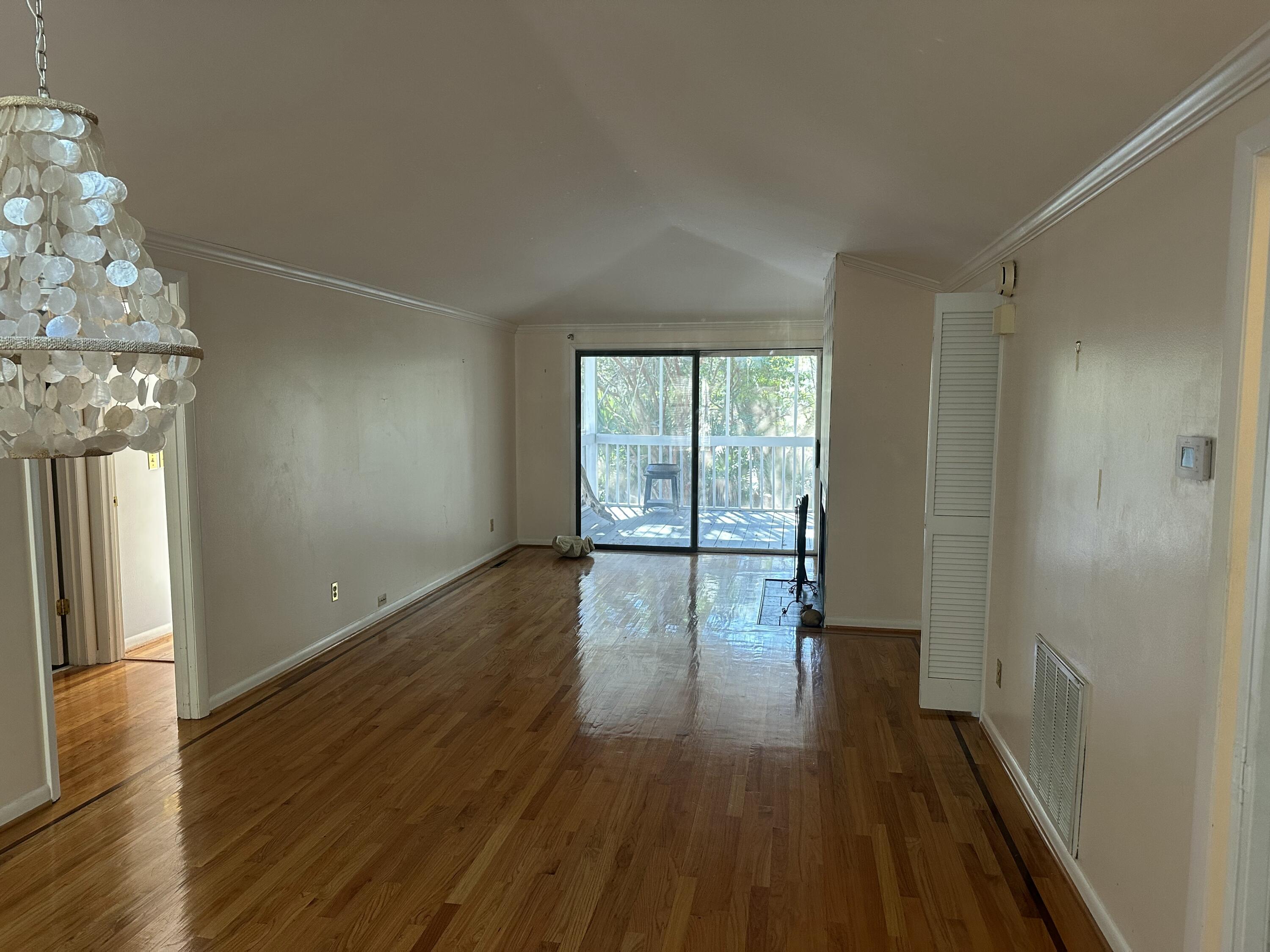 61 Twin Oaks Lane