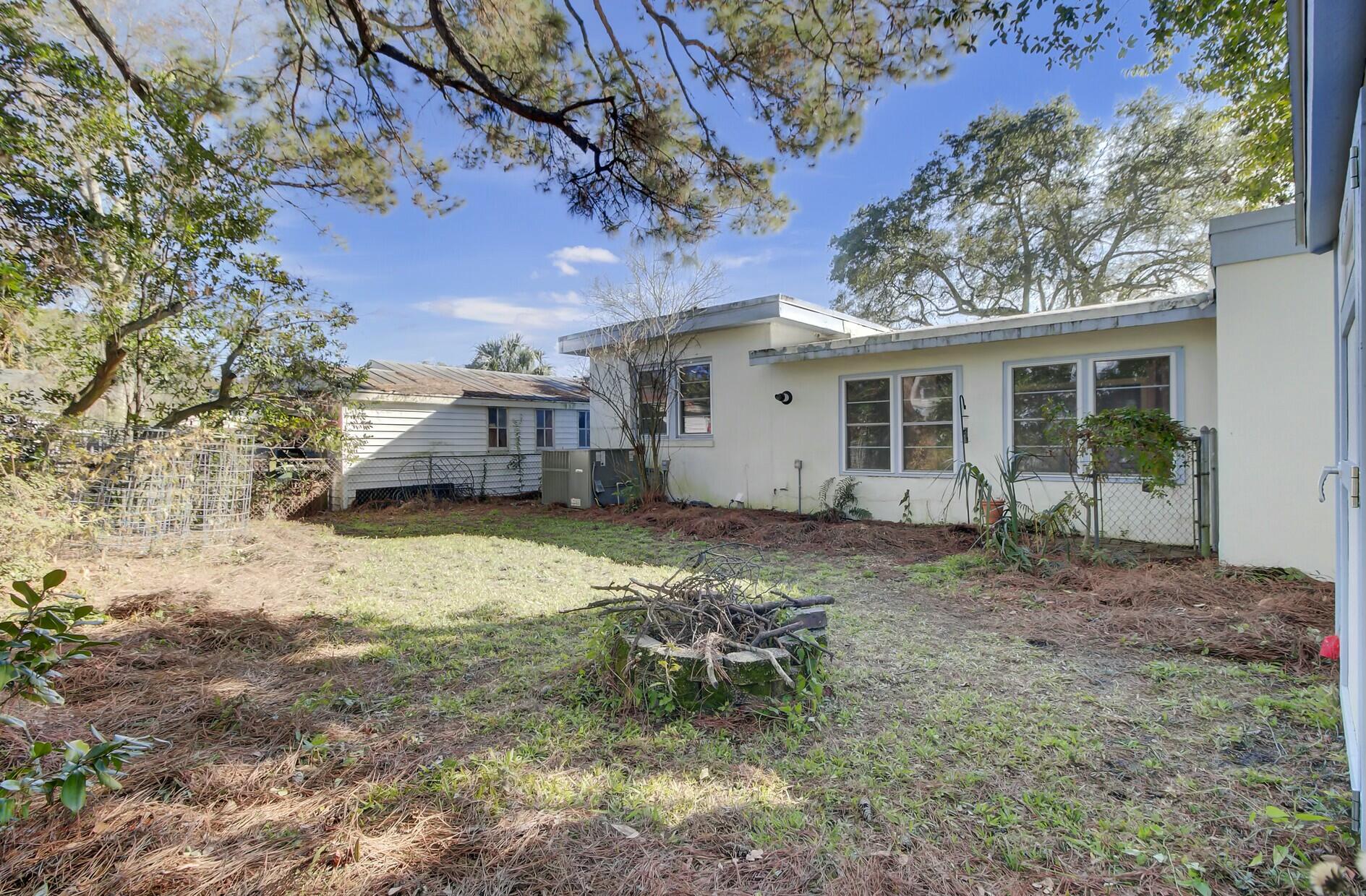 186 Sans Souci Street