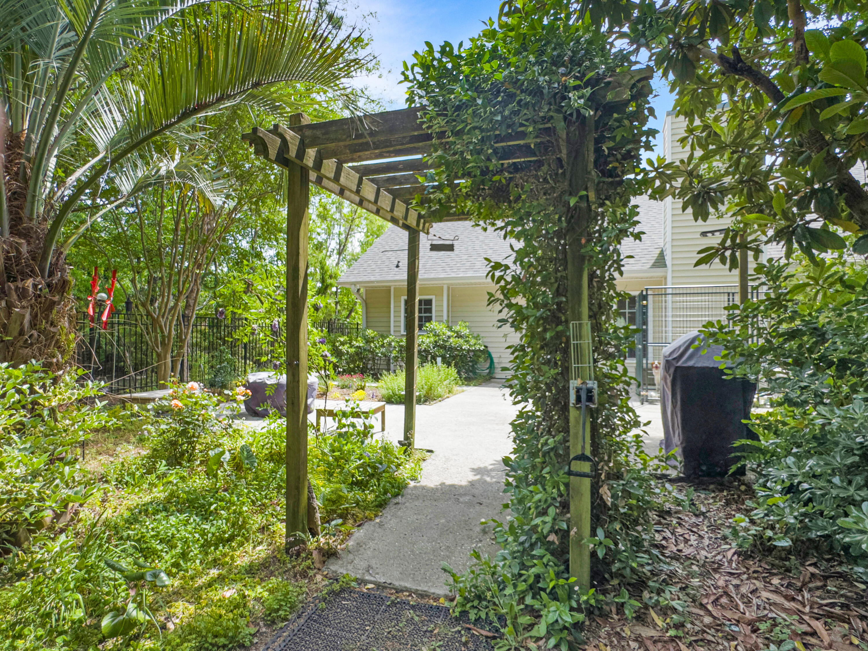 1061 Reverend Joseph Heyward Road