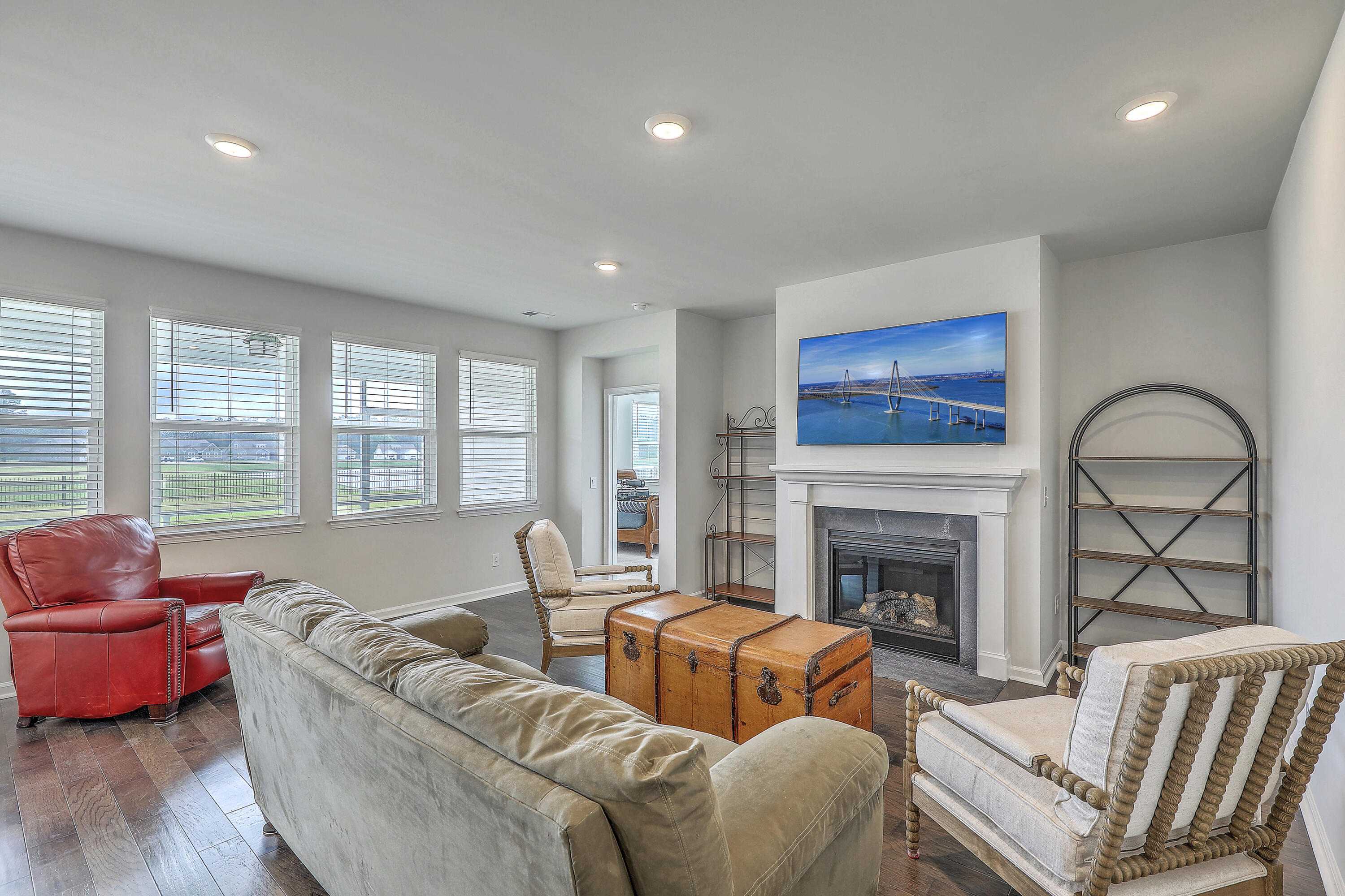 431 Canal Crossing Way