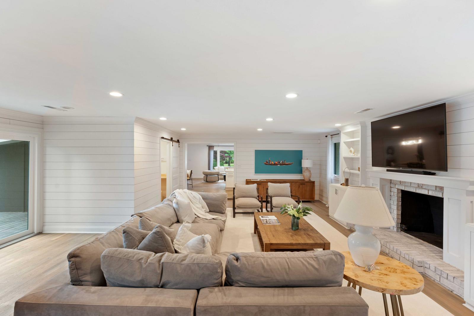 403 Wedgwood Street