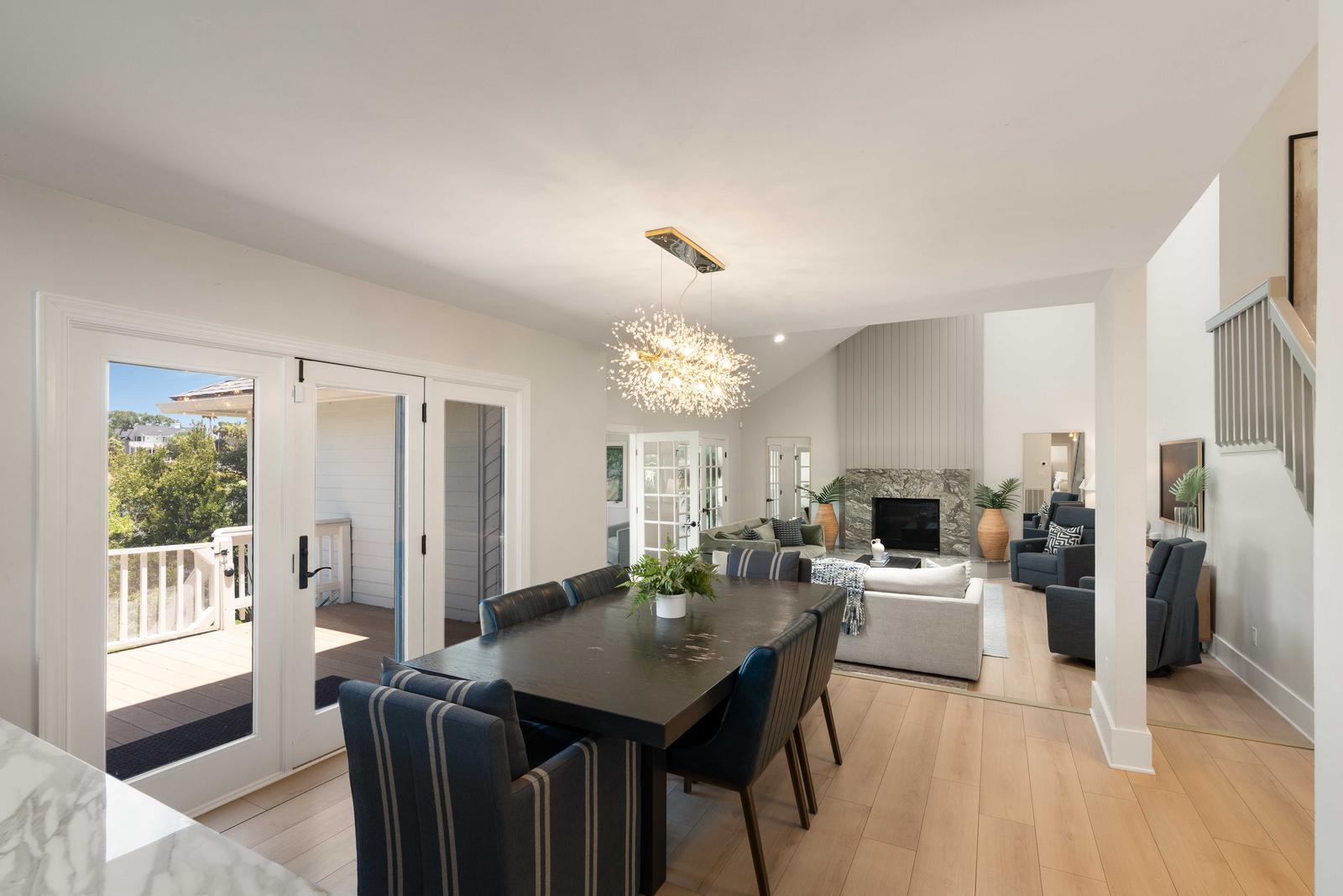 16 Edgewater Alley