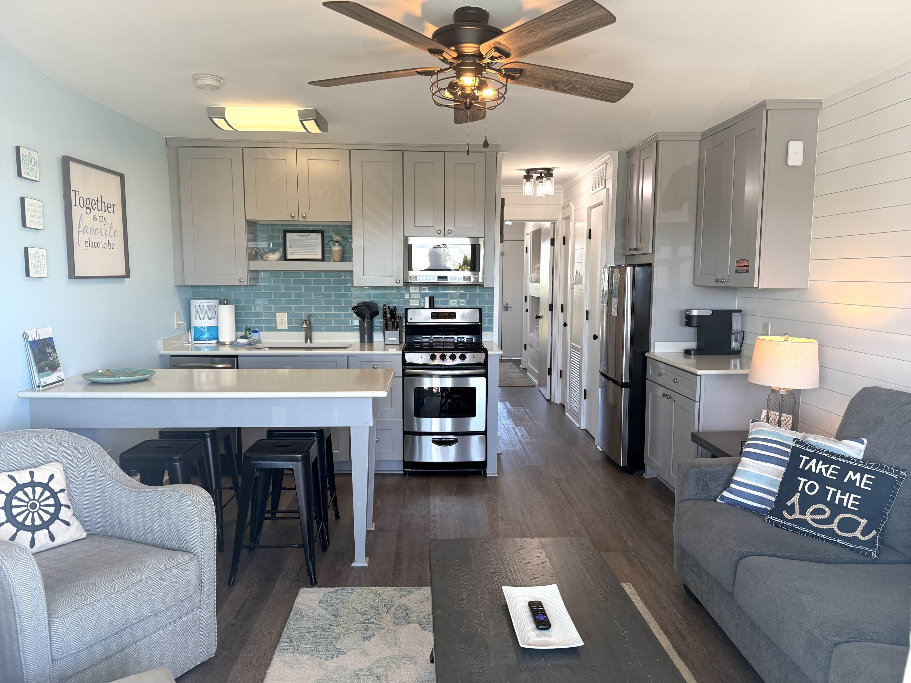 1300 Ocean Blvd Boulevard # 208