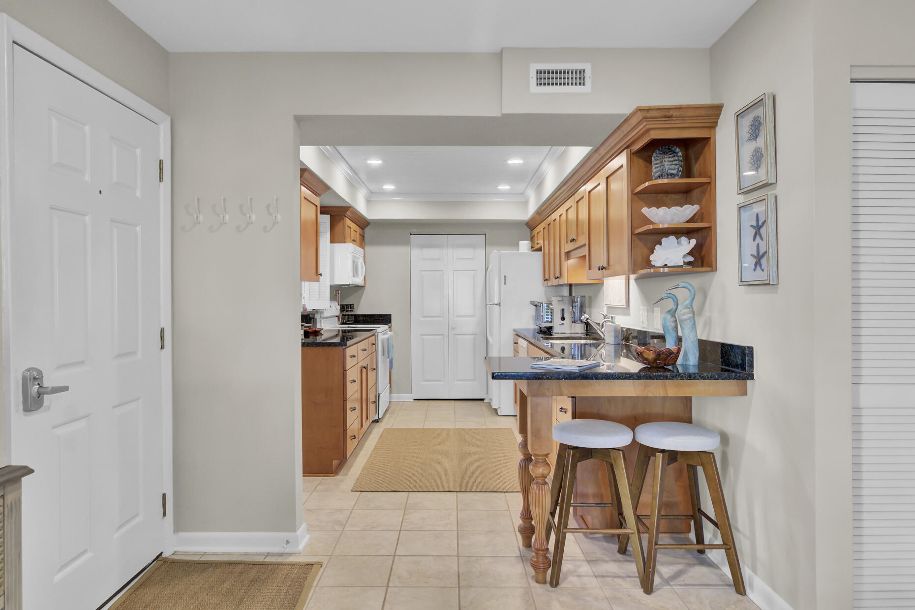 409 Yacht Harbor Court # 409