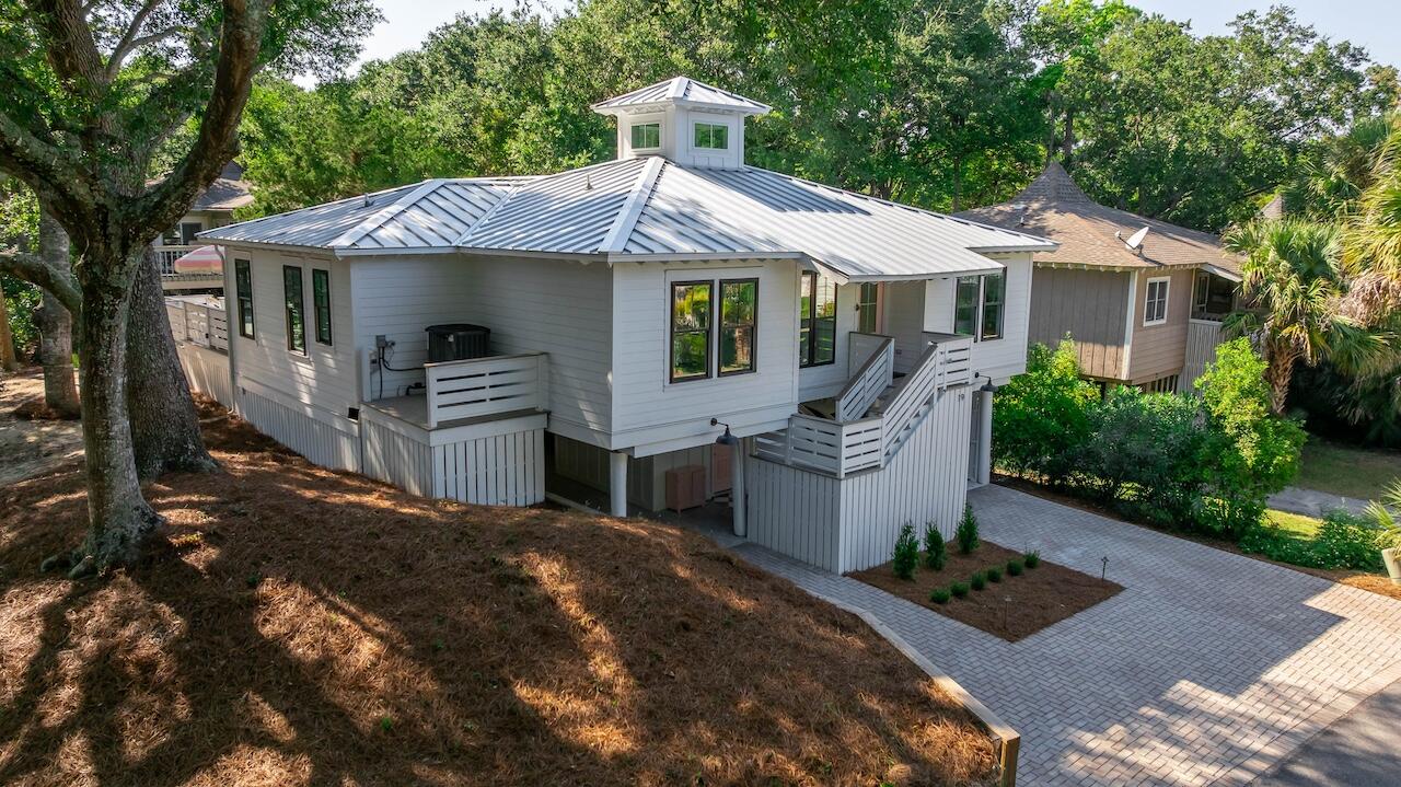 19 Sandcrab Court, Isle of Palms