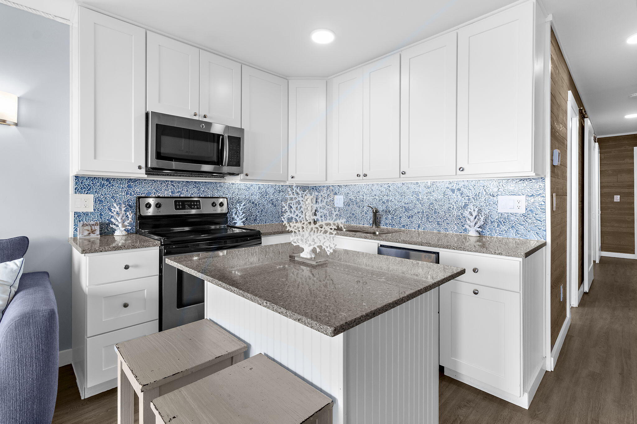 1300 Ocean Boulevard # 305