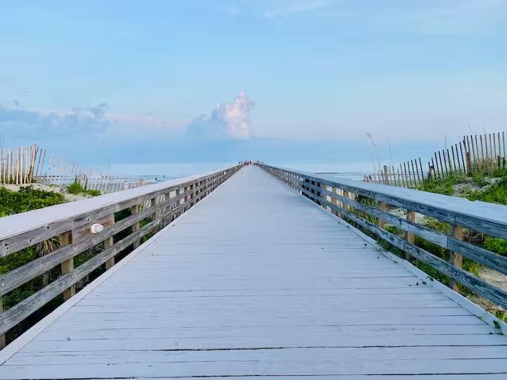 1300 Ocean Boulevard # 305