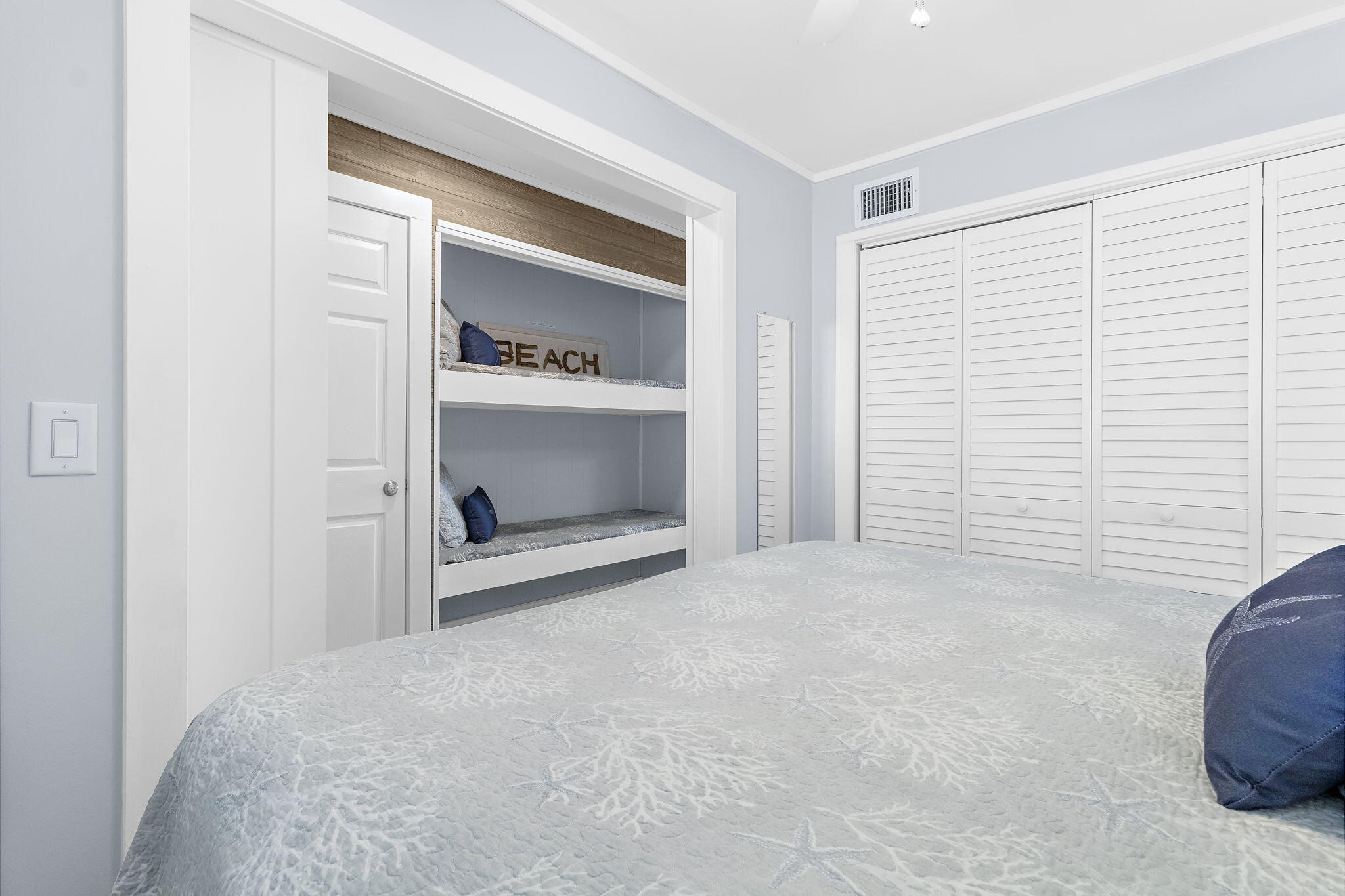 1300 Ocean Boulevard # 305