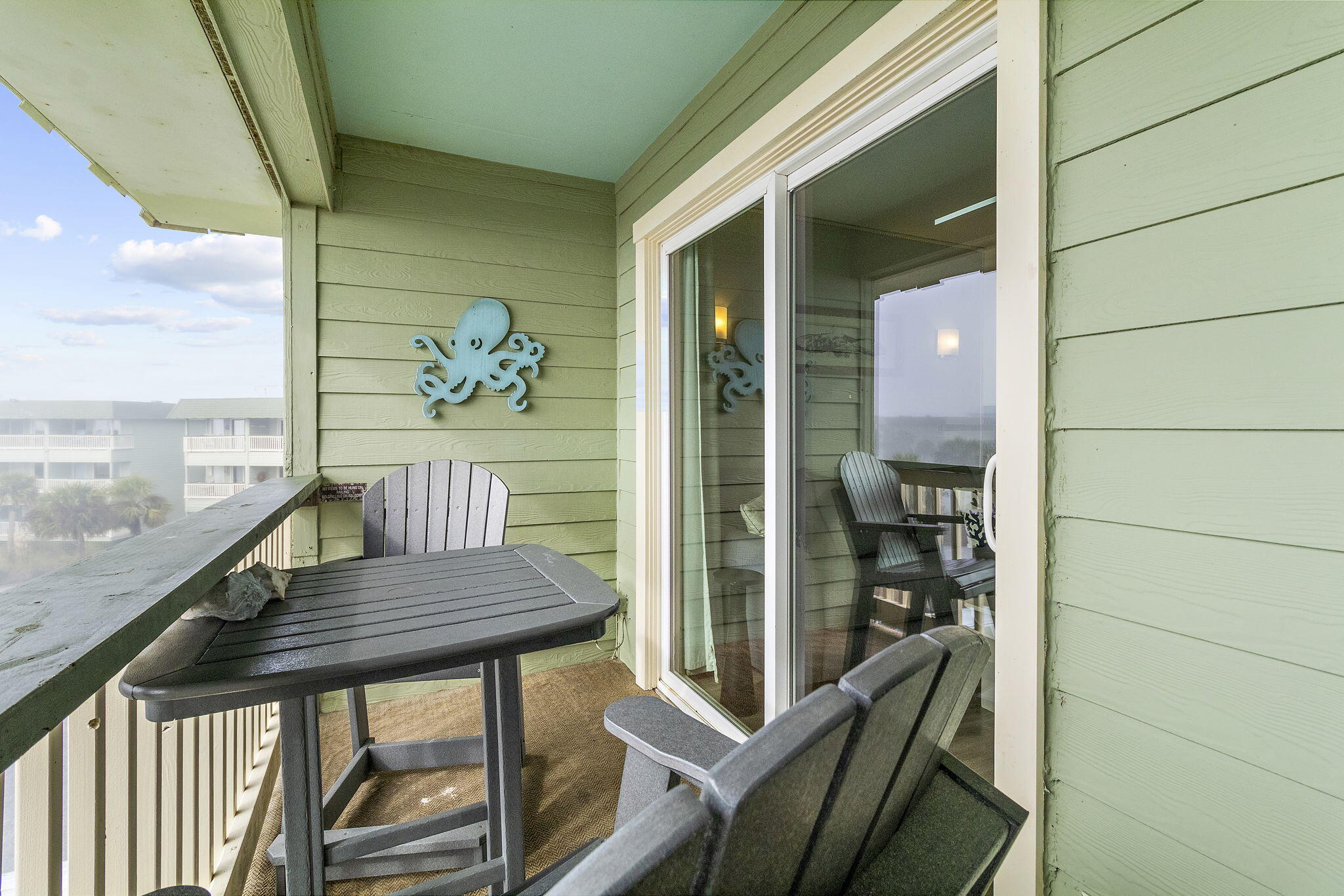 1300 Ocean Boulevard # 305