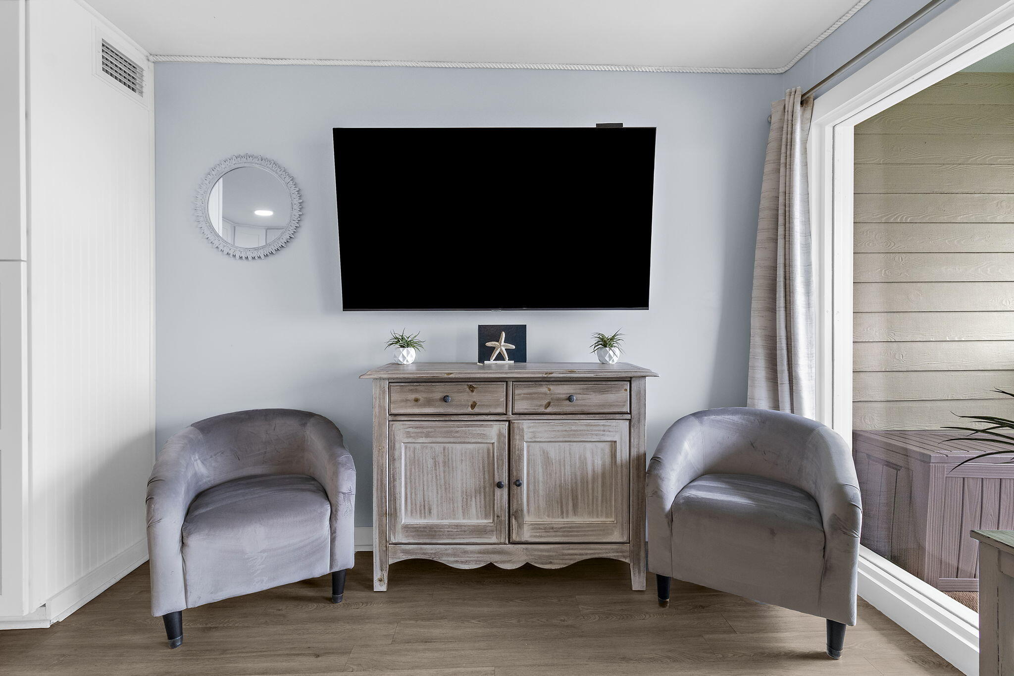 1300 Ocean Boulevard # 305