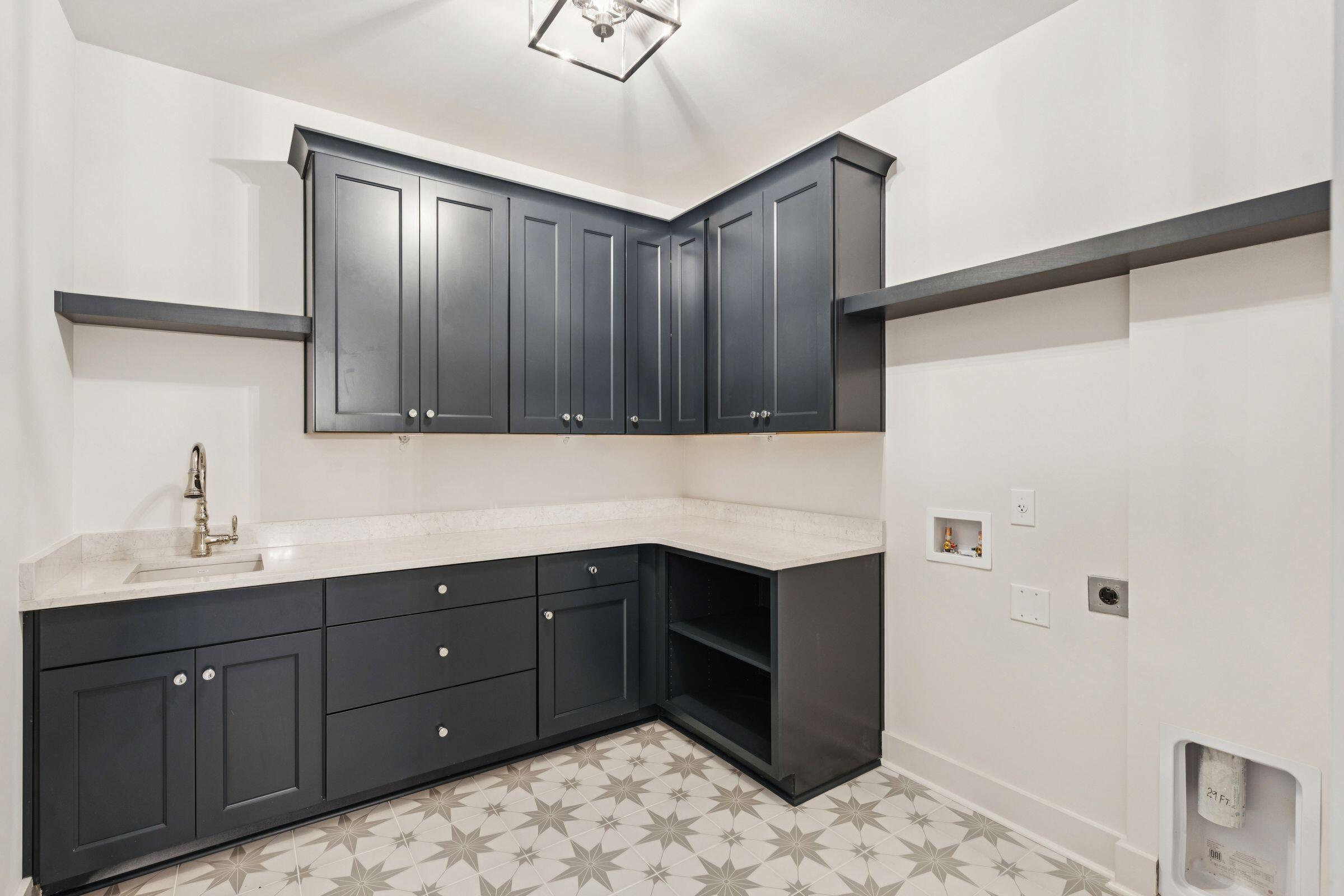 3887 Moss Pointe Court
