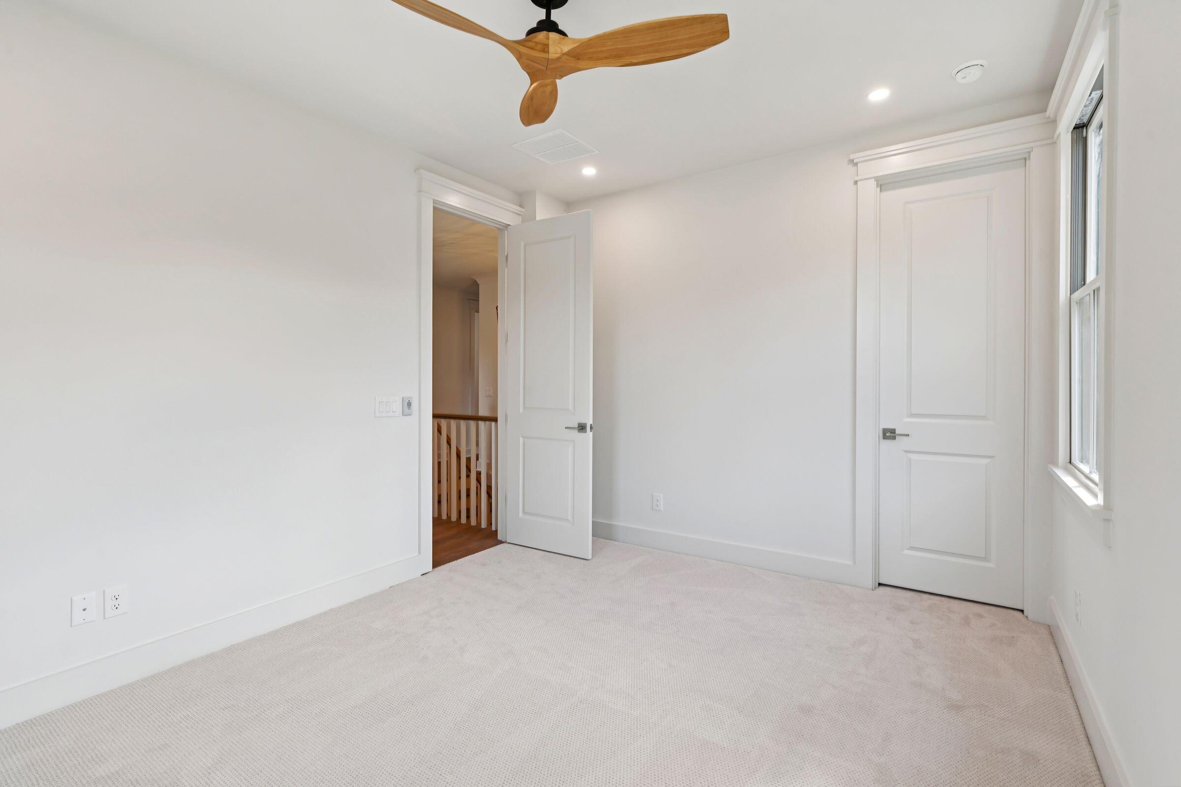 3887 Moss Pointe Court