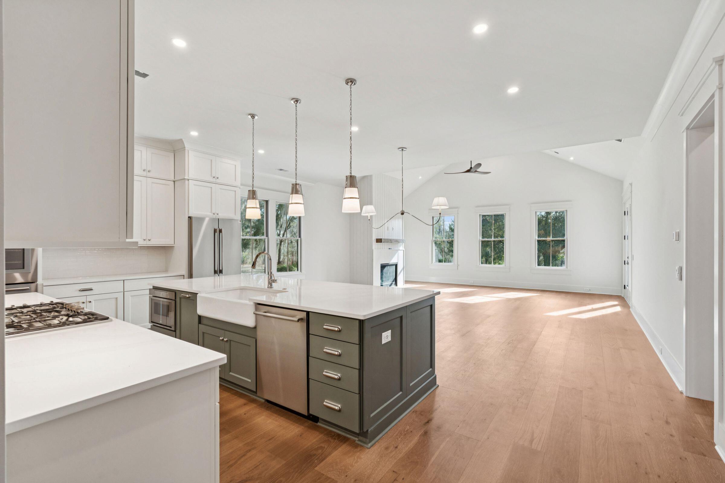 3887 Moss Pointe Court