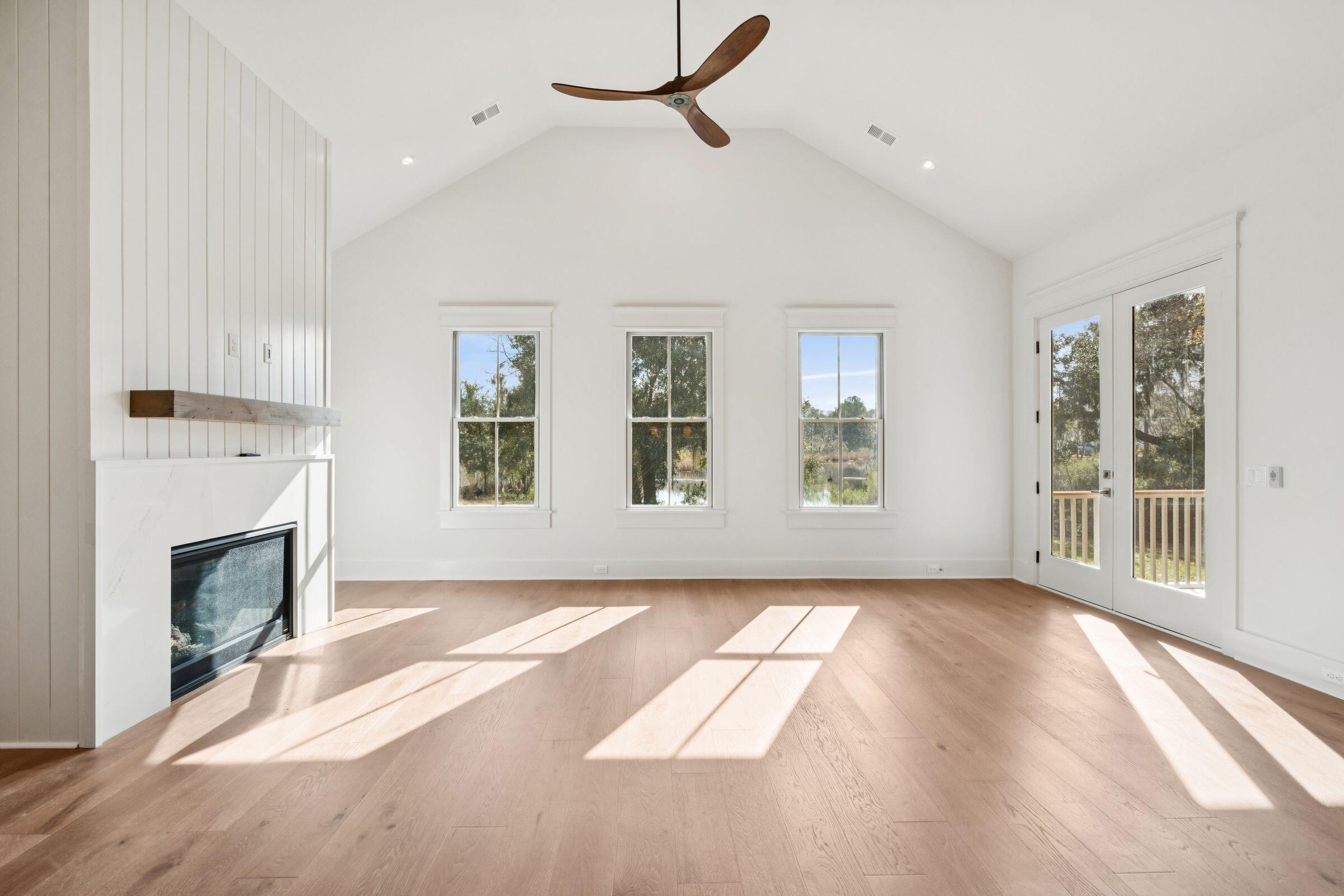 3887 Moss Pointe Court