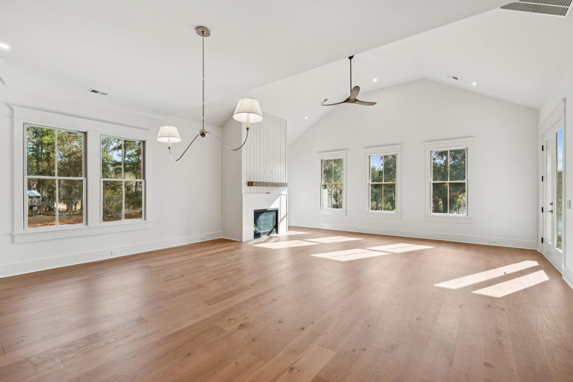 3887 Moss Pointe Court