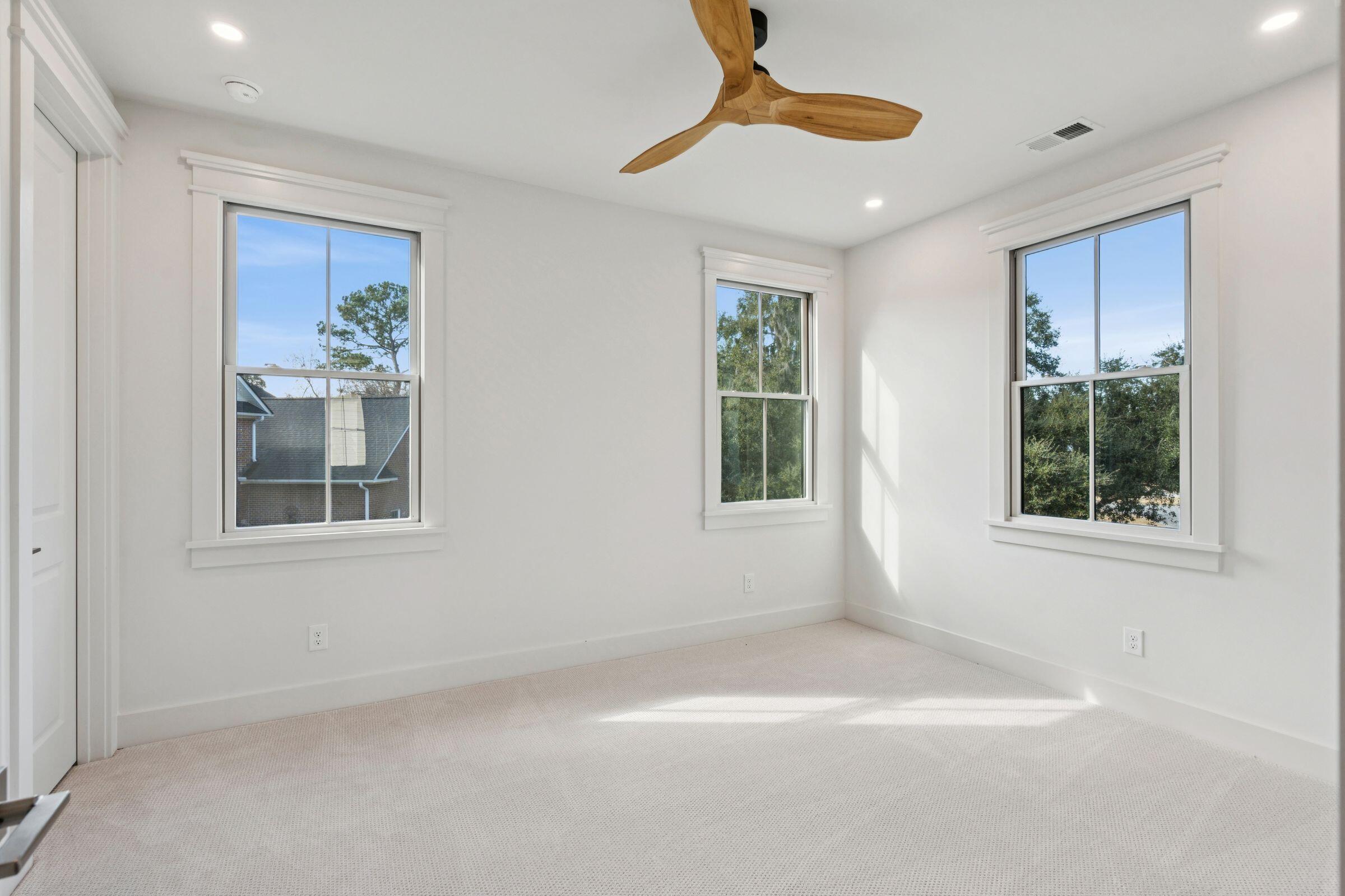 3887 Moss Pointe Court