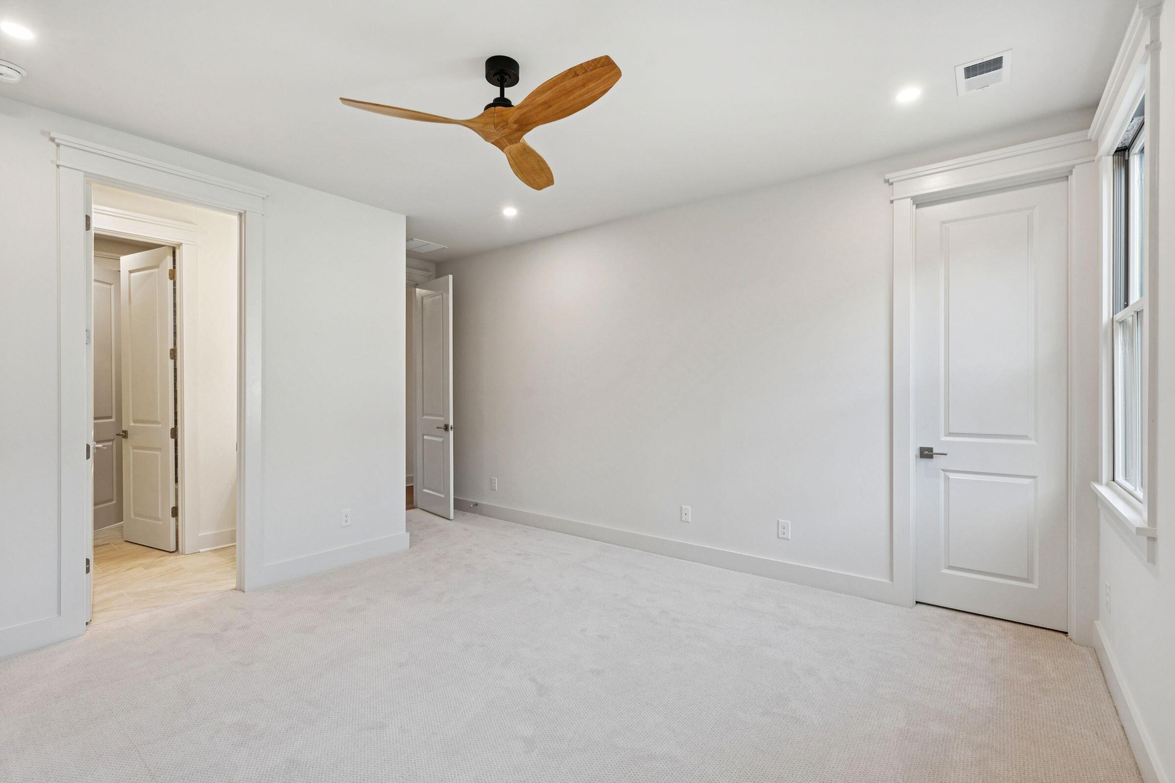 3887 Moss Pointe Court