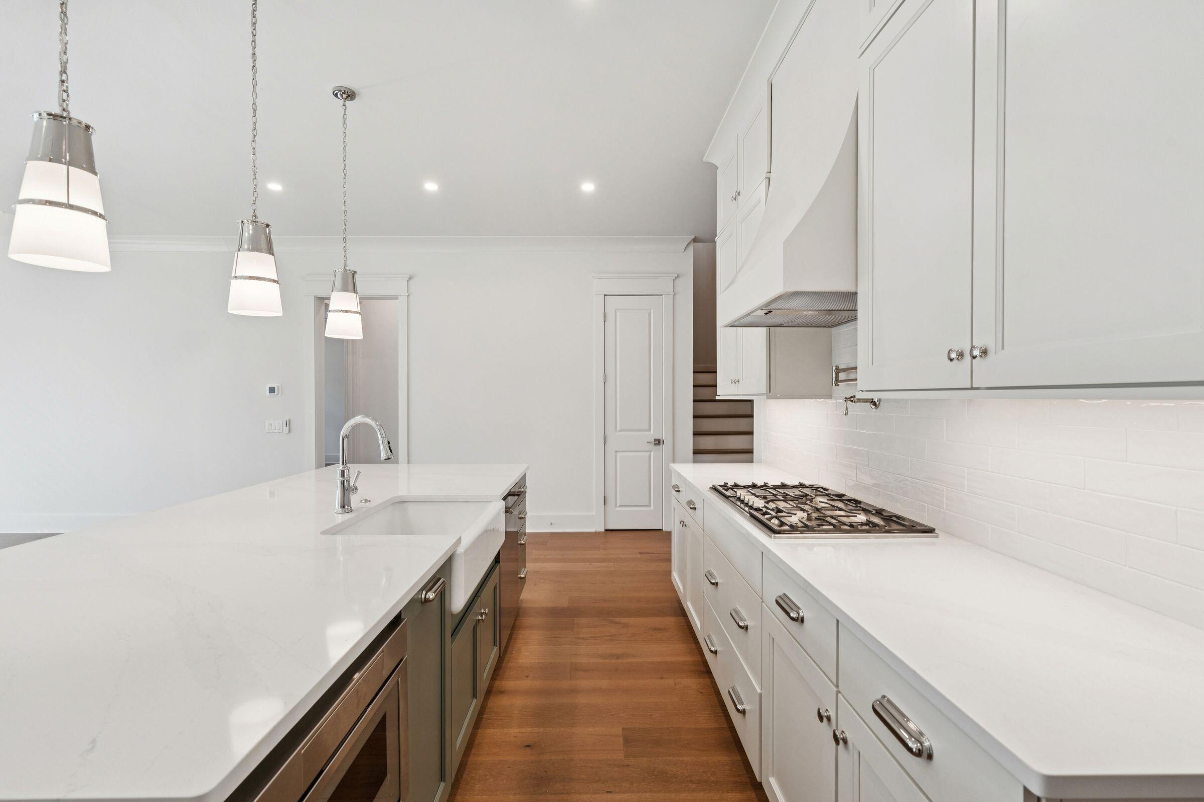 3887 Moss Pointe Court