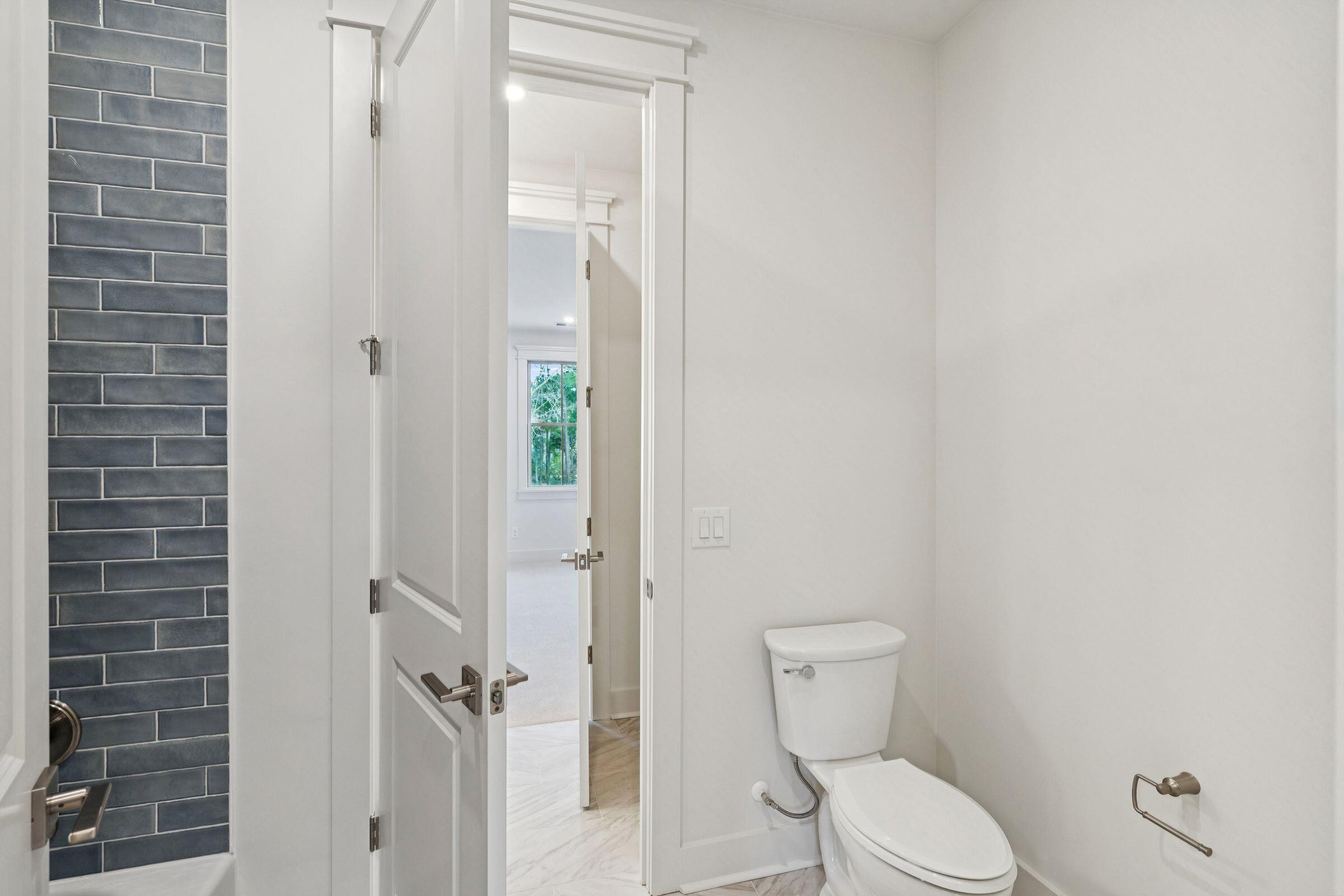 3887 Moss Pointe Court