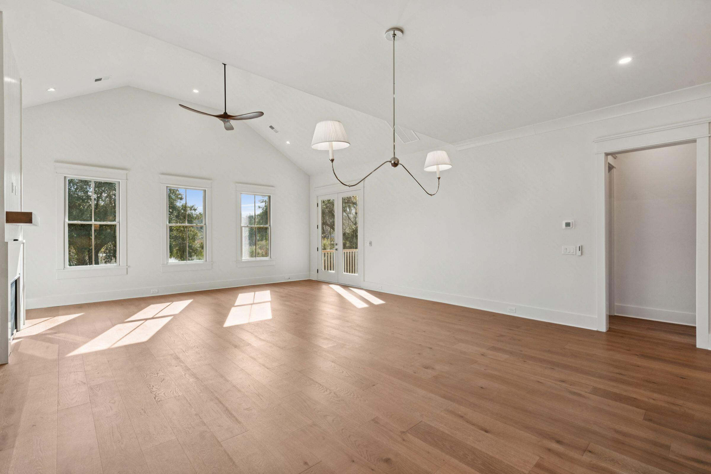 3887 Moss Pointe Court