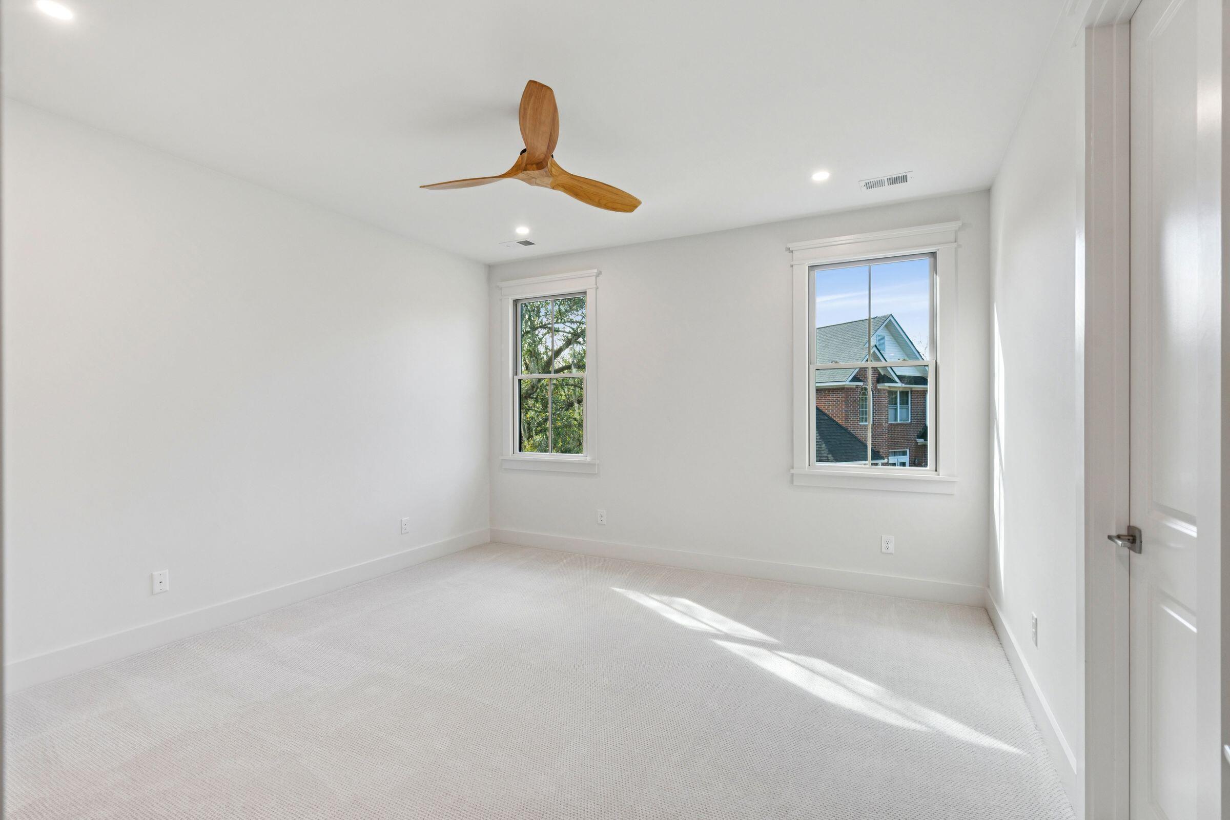 3887 Moss Pointe Court