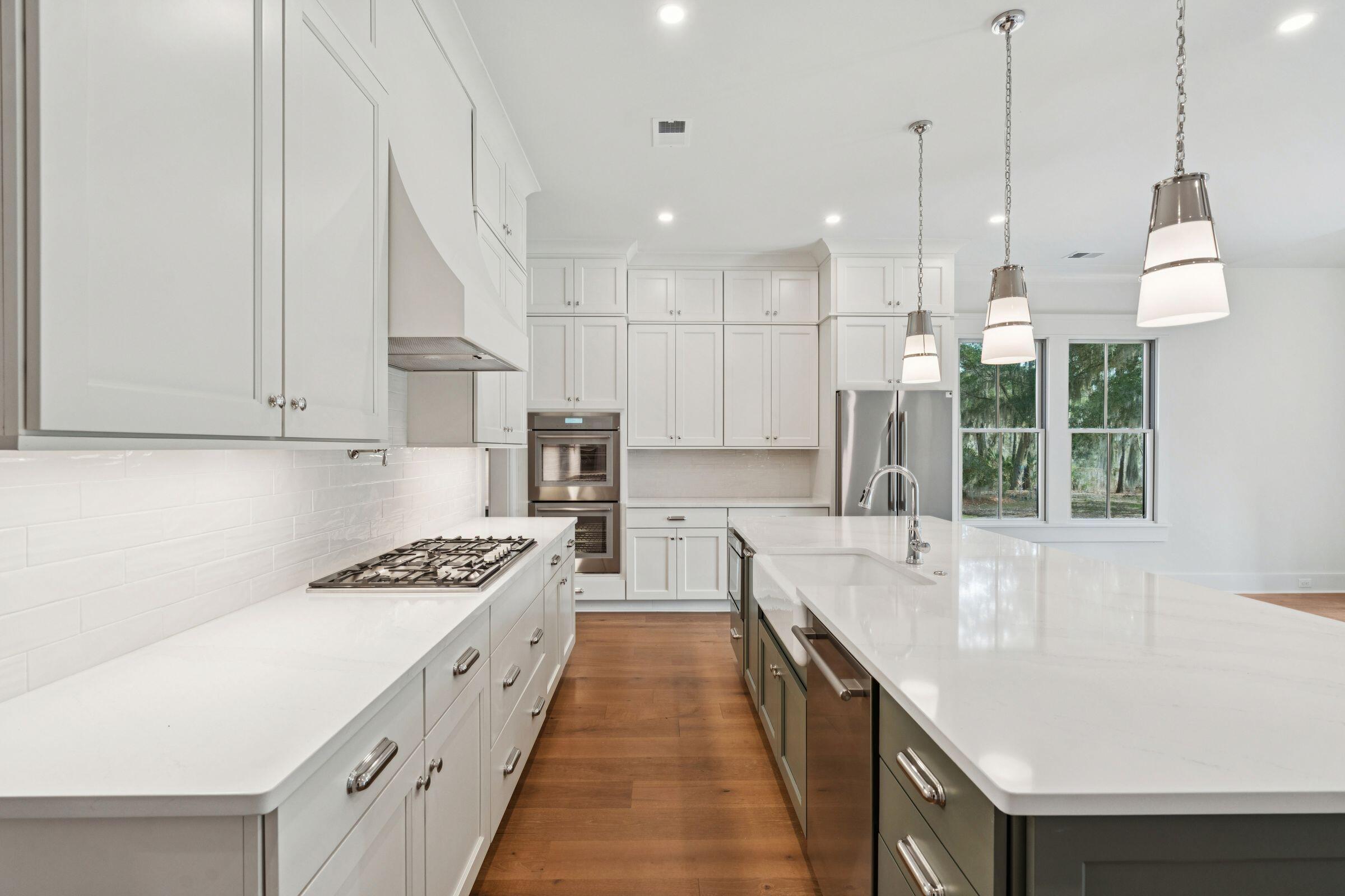 3887 Moss Pointe Court