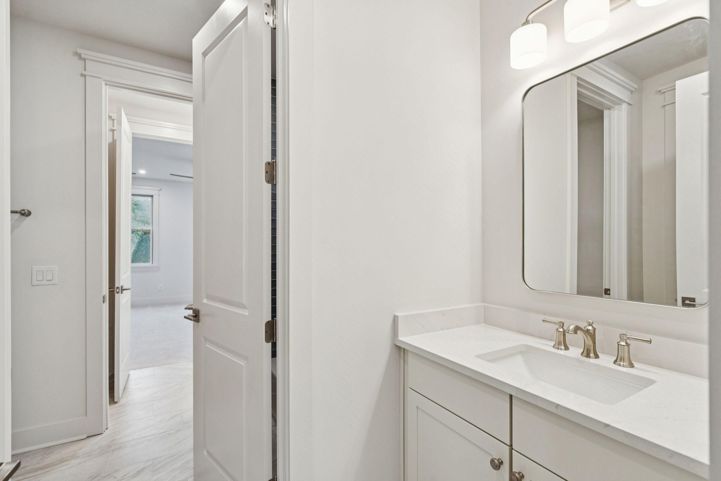 3887 Moss Pointe Court