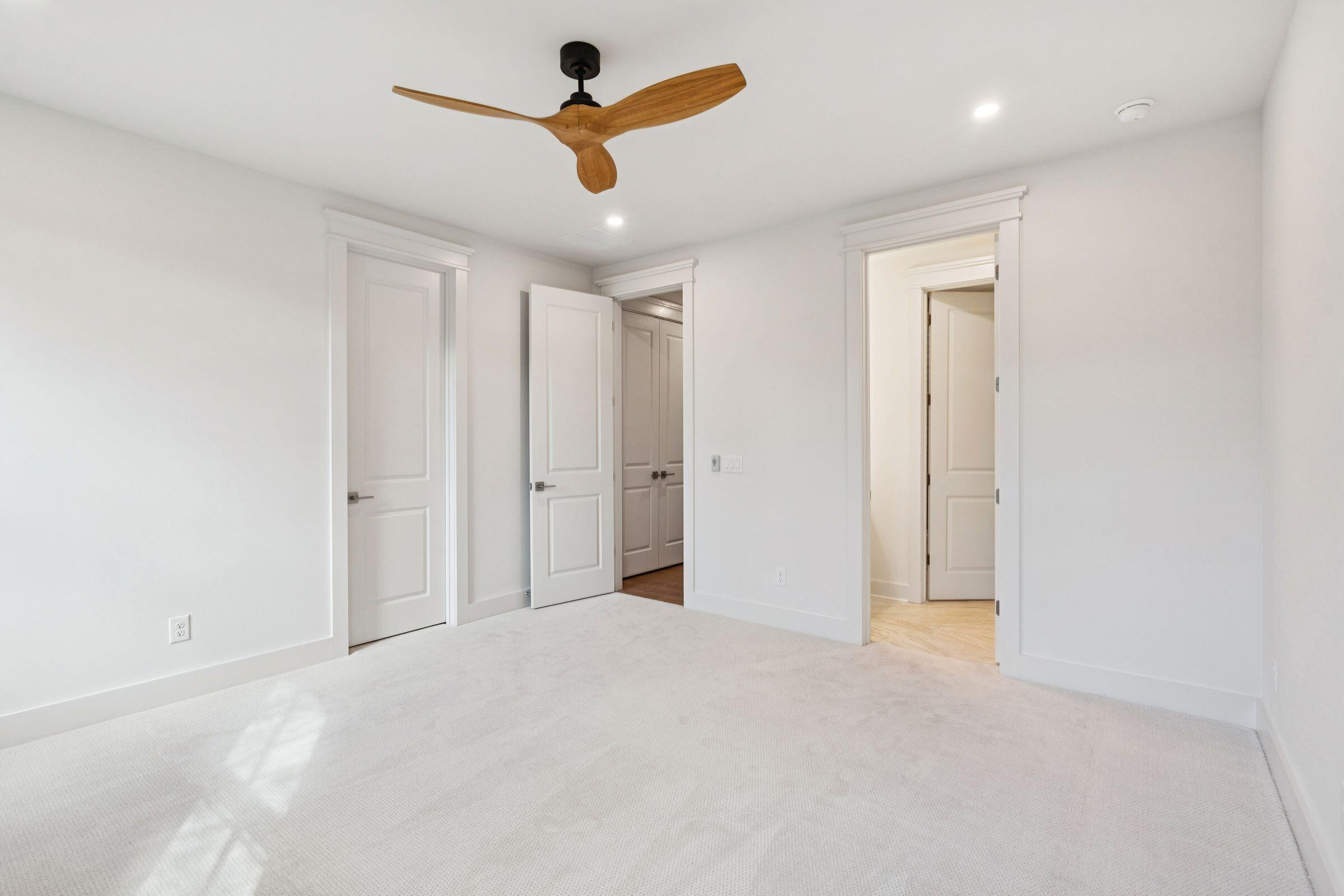3887 Moss Pointe Court
