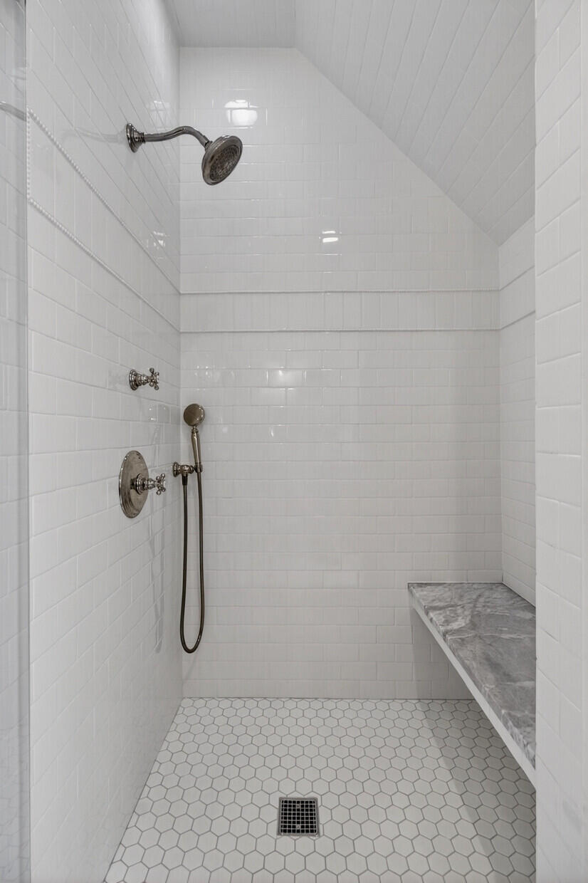 1484 Old Rosebud Trail