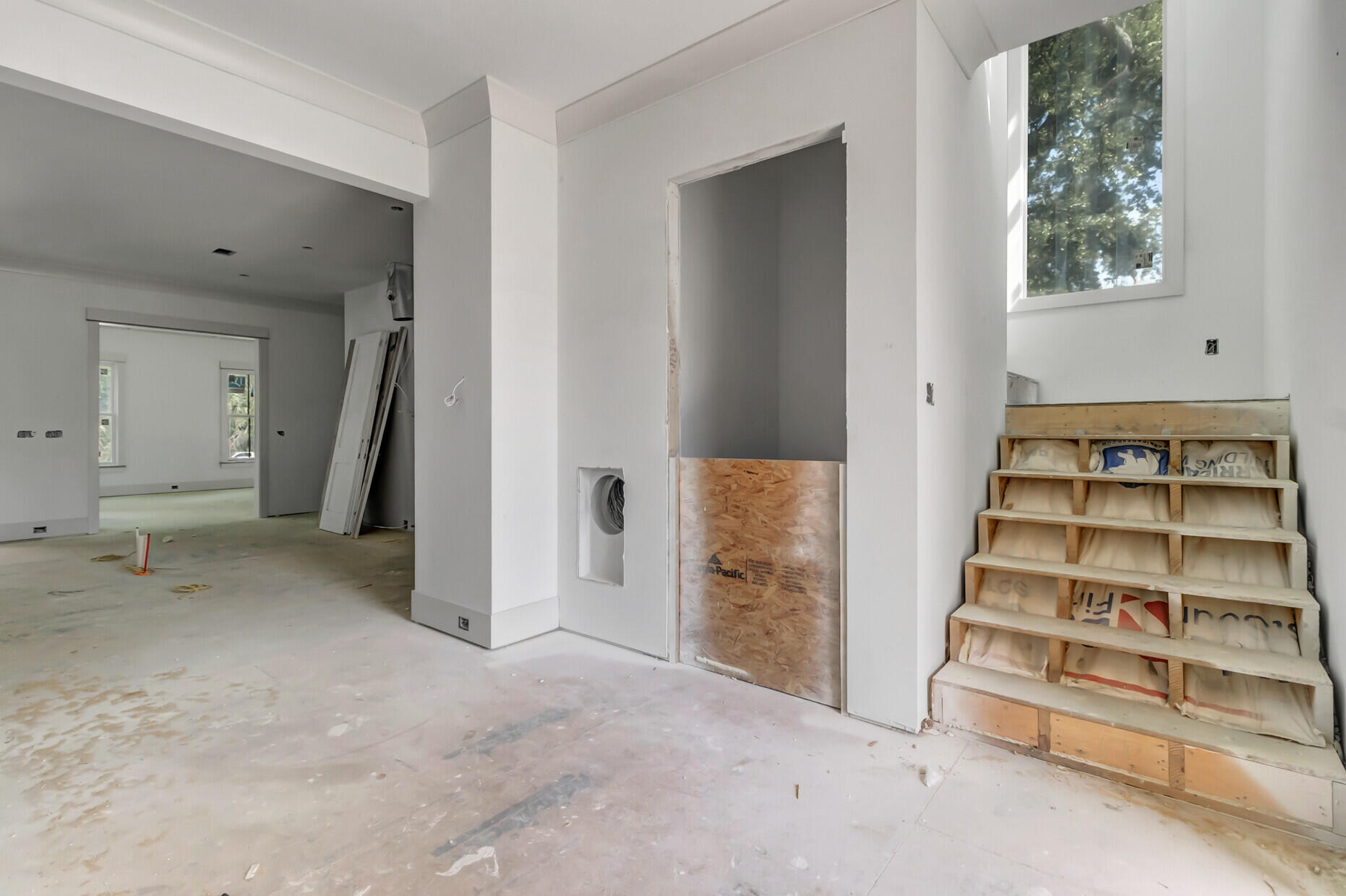 11 25th Avenue