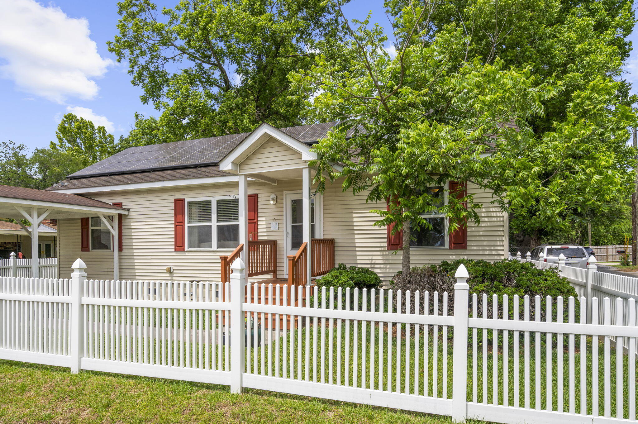 916 Hillsboro Drive