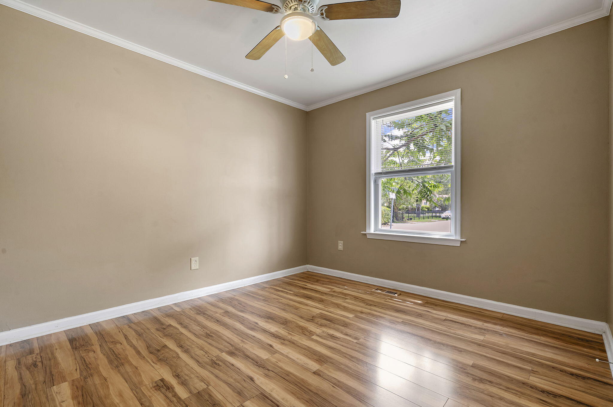 916 Hillsboro Drive