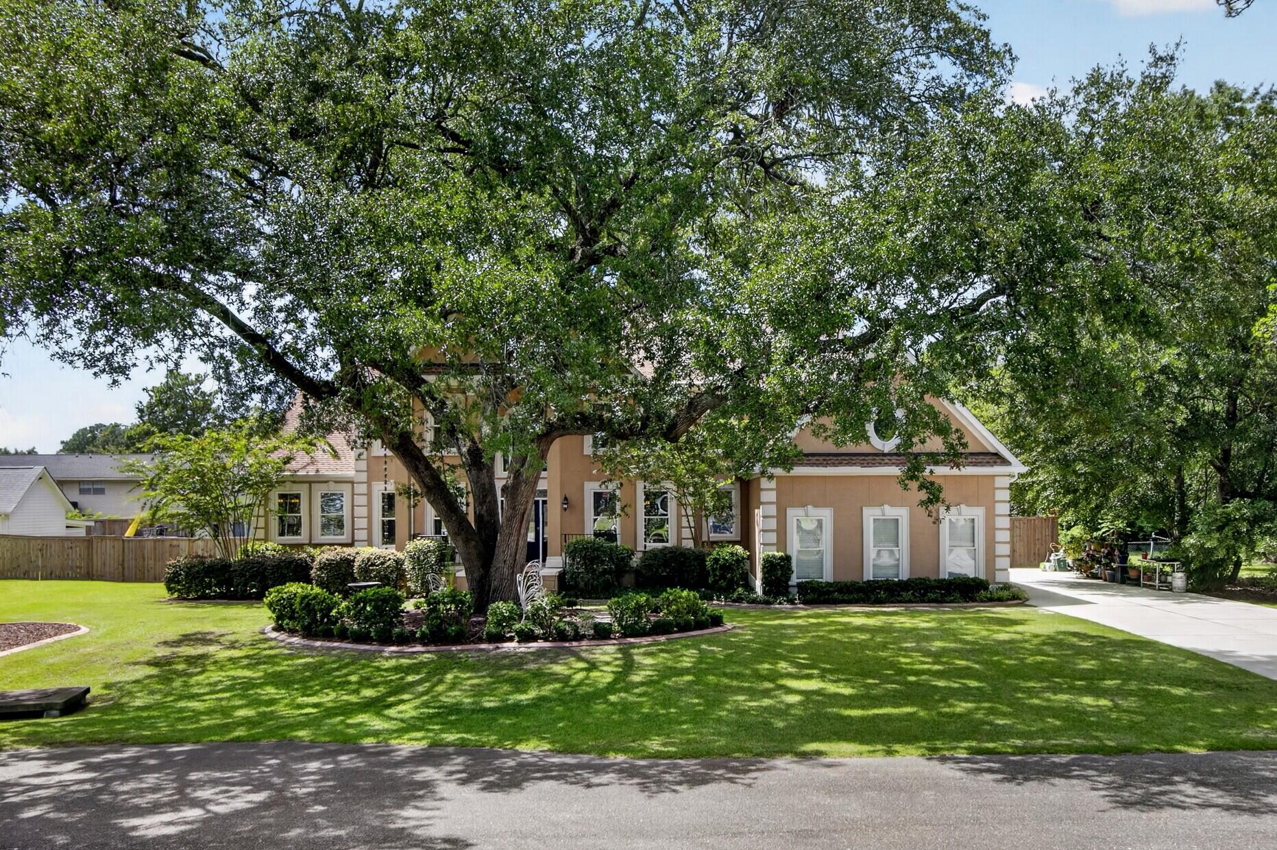 208 Holly Inn Road
