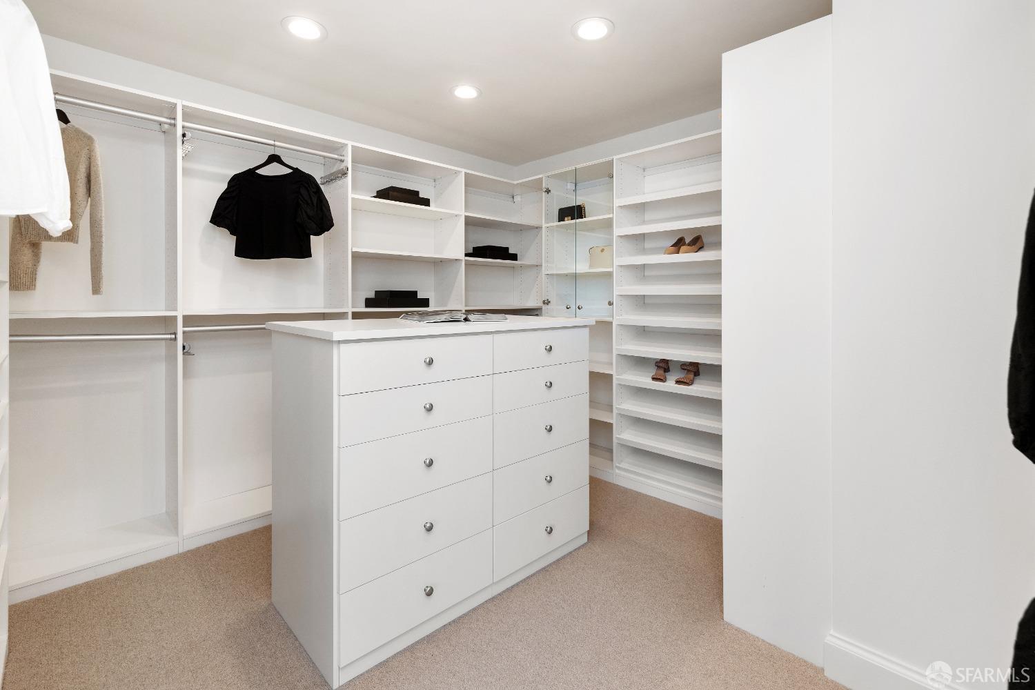 1170 Sacramento Street # 5D