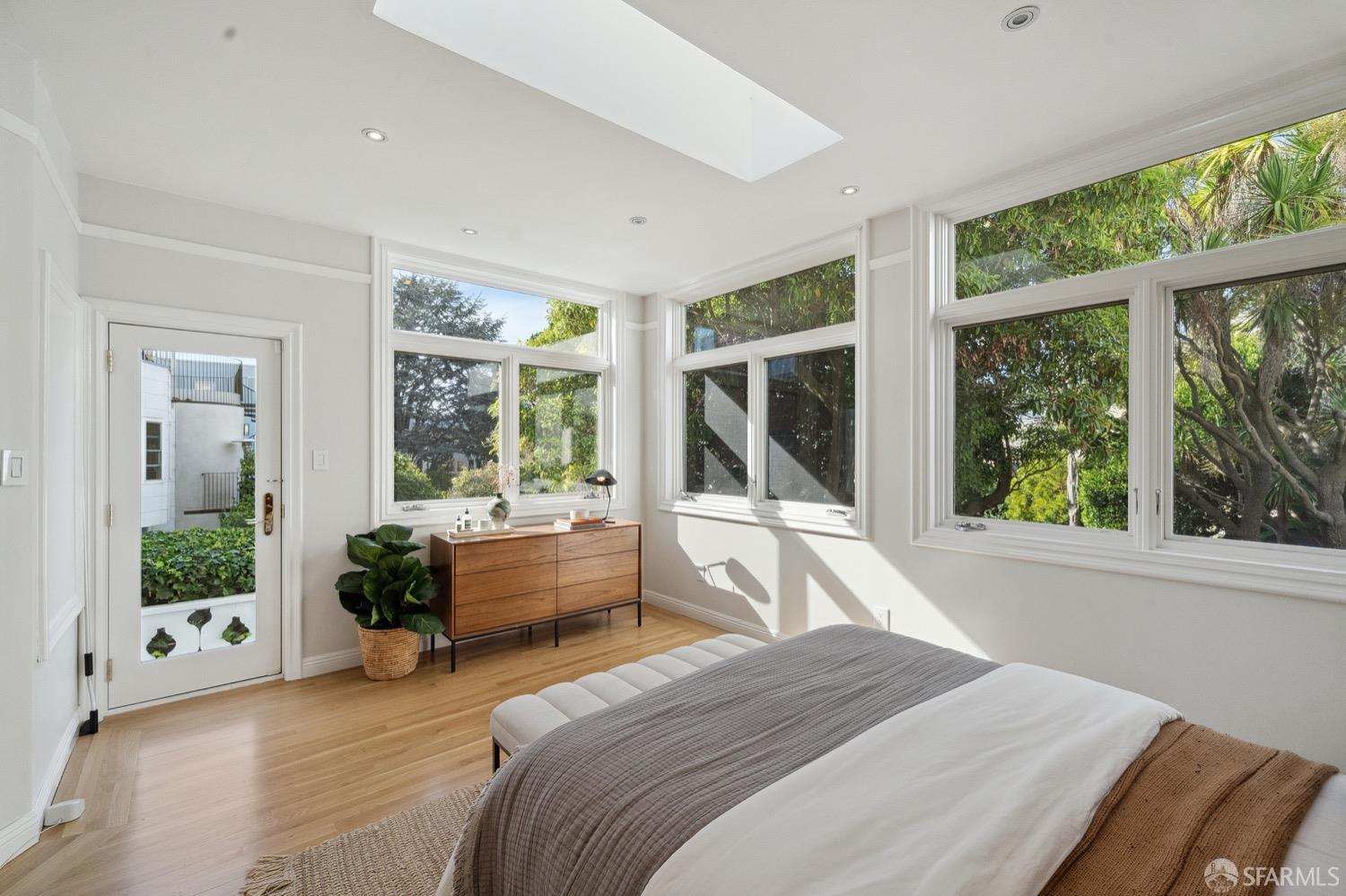 1632 North Point Street