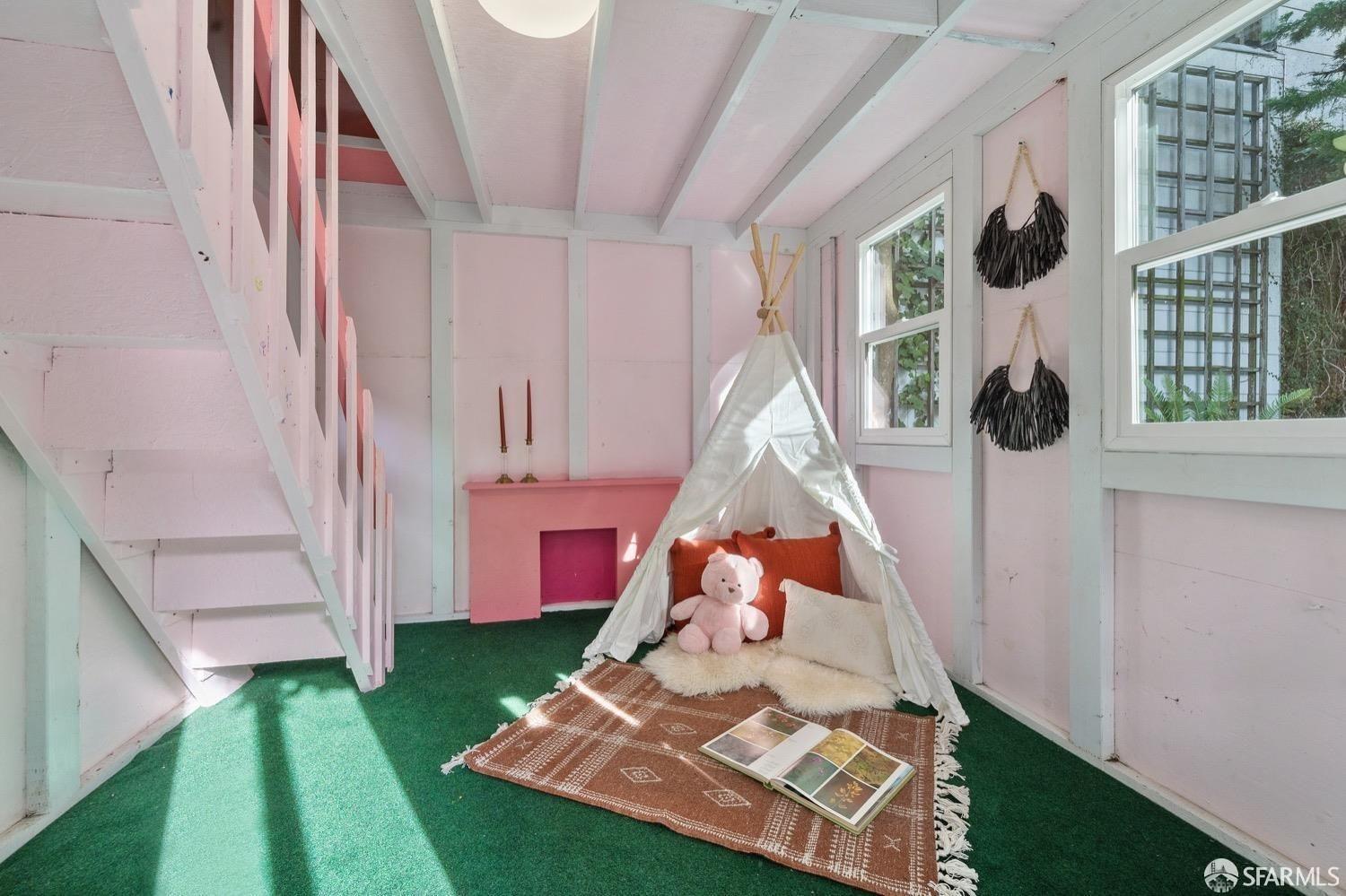 1632 North Point Street