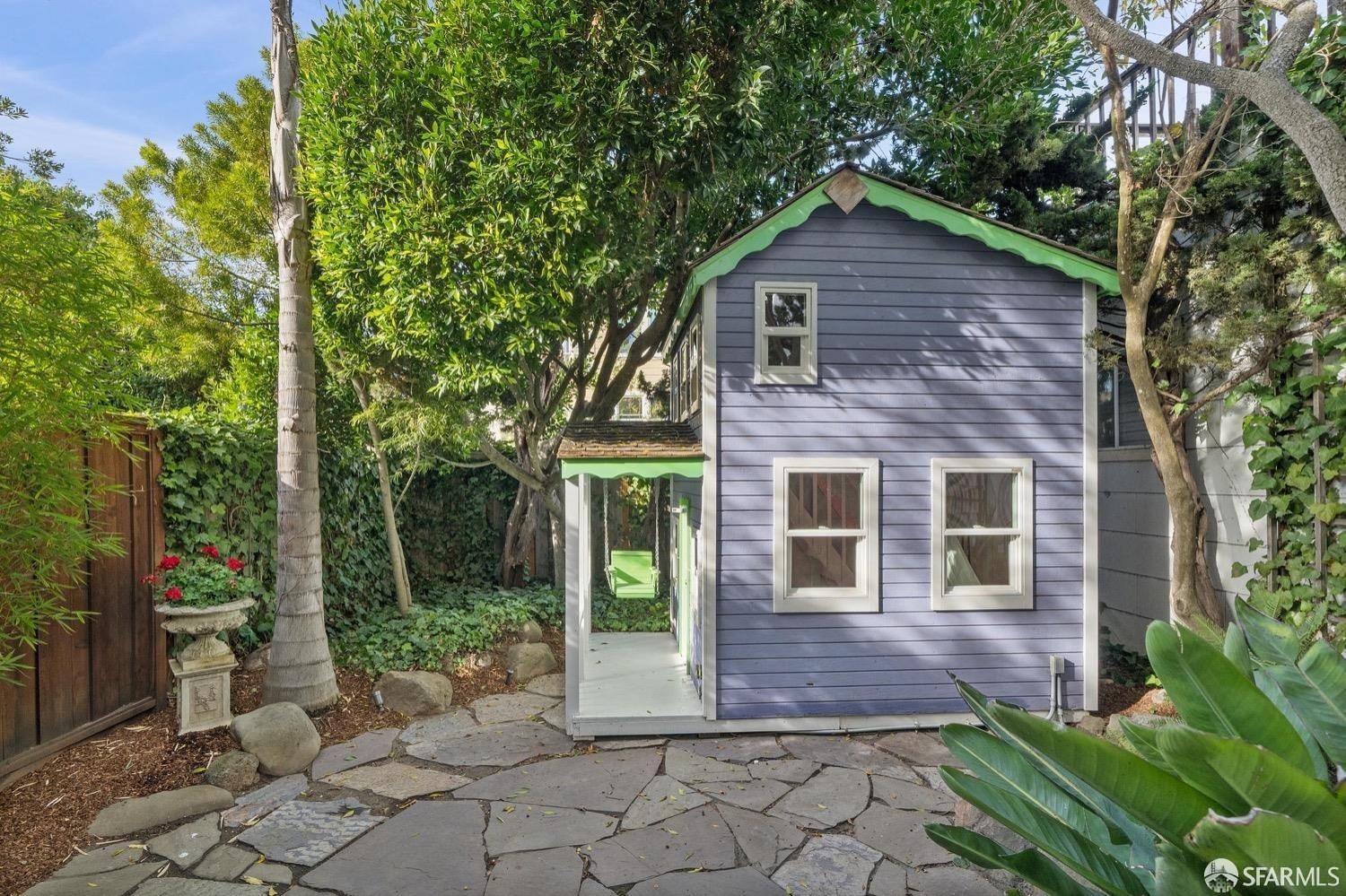 1632 North Point Street