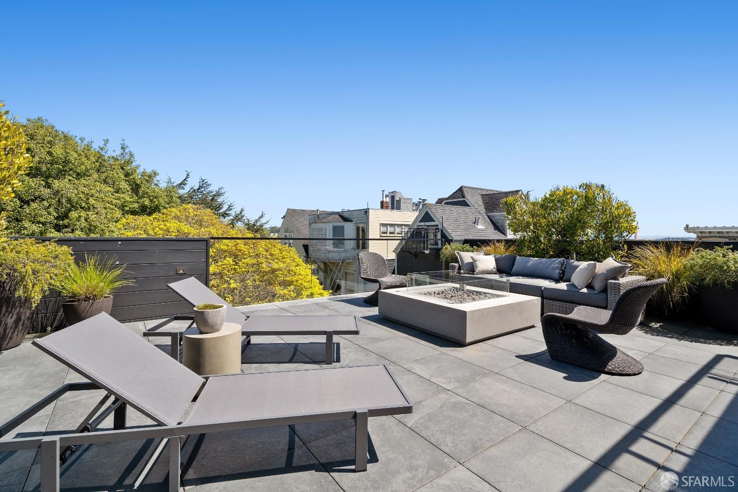 132-136 Presidio Avenue