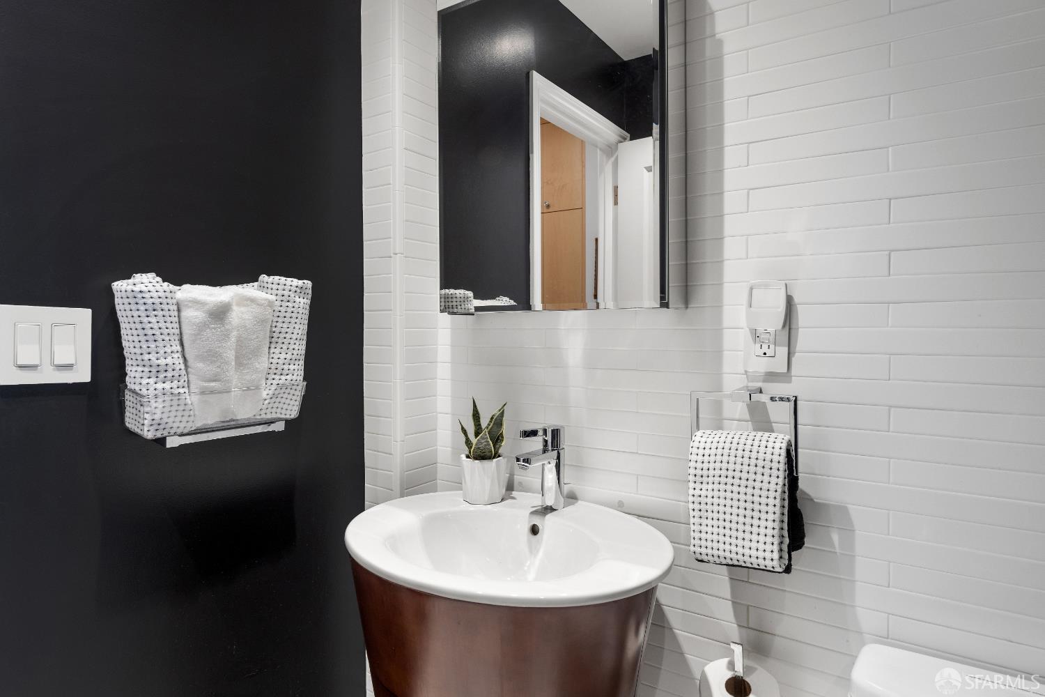 1100 Sacramento Street # 404