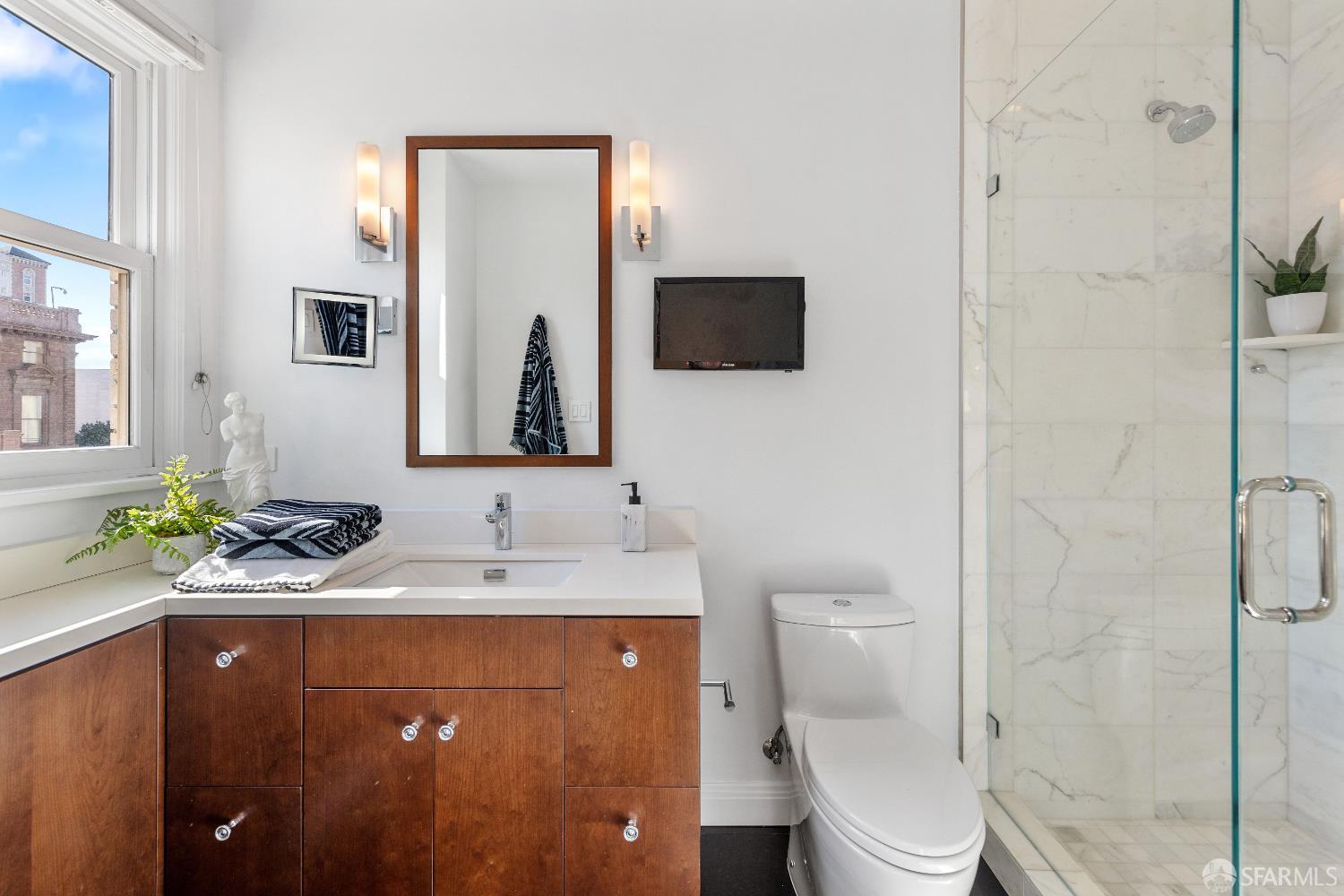 1100 Sacramento Street # 404