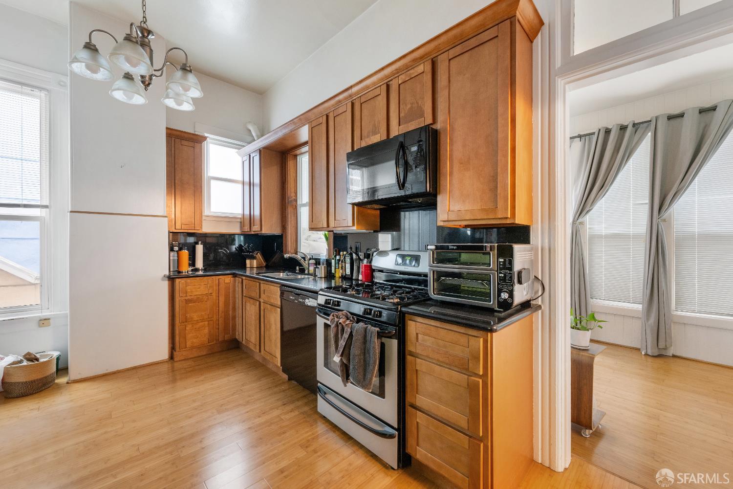 2914-2926 Larkin Street