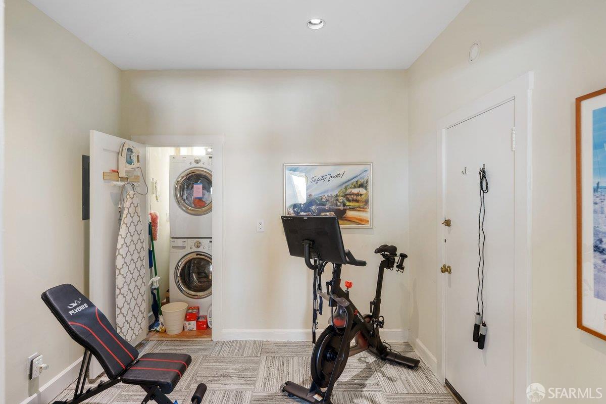 2111 Hyde Street # 305