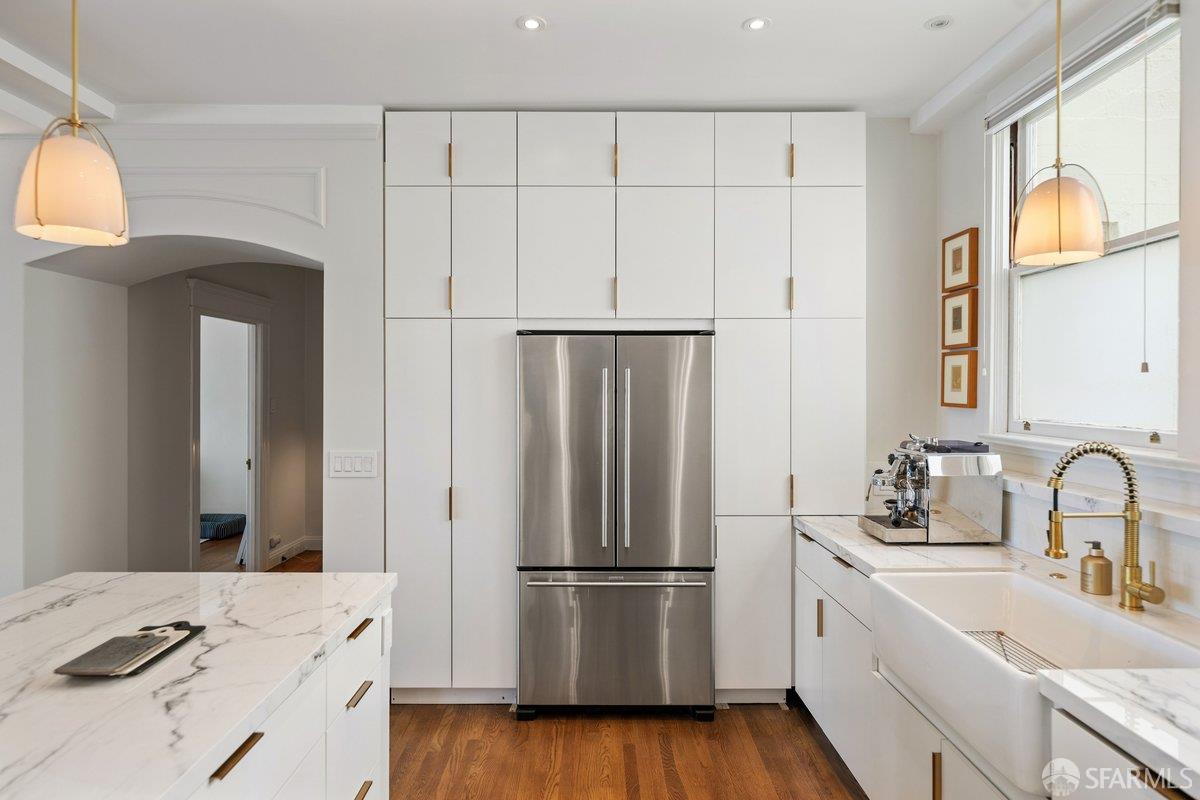 2111 Hyde Street # 305