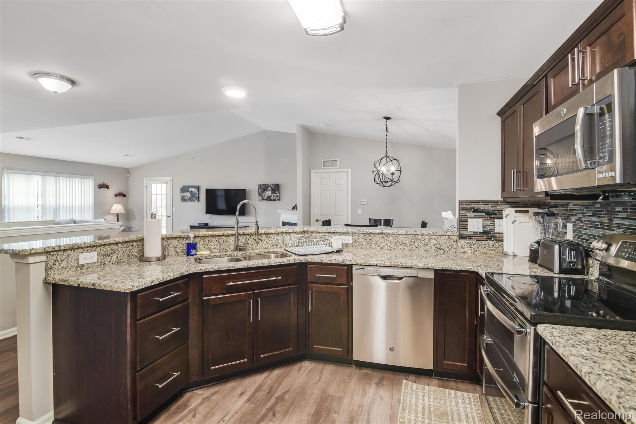 29785 FOX RUN Circle