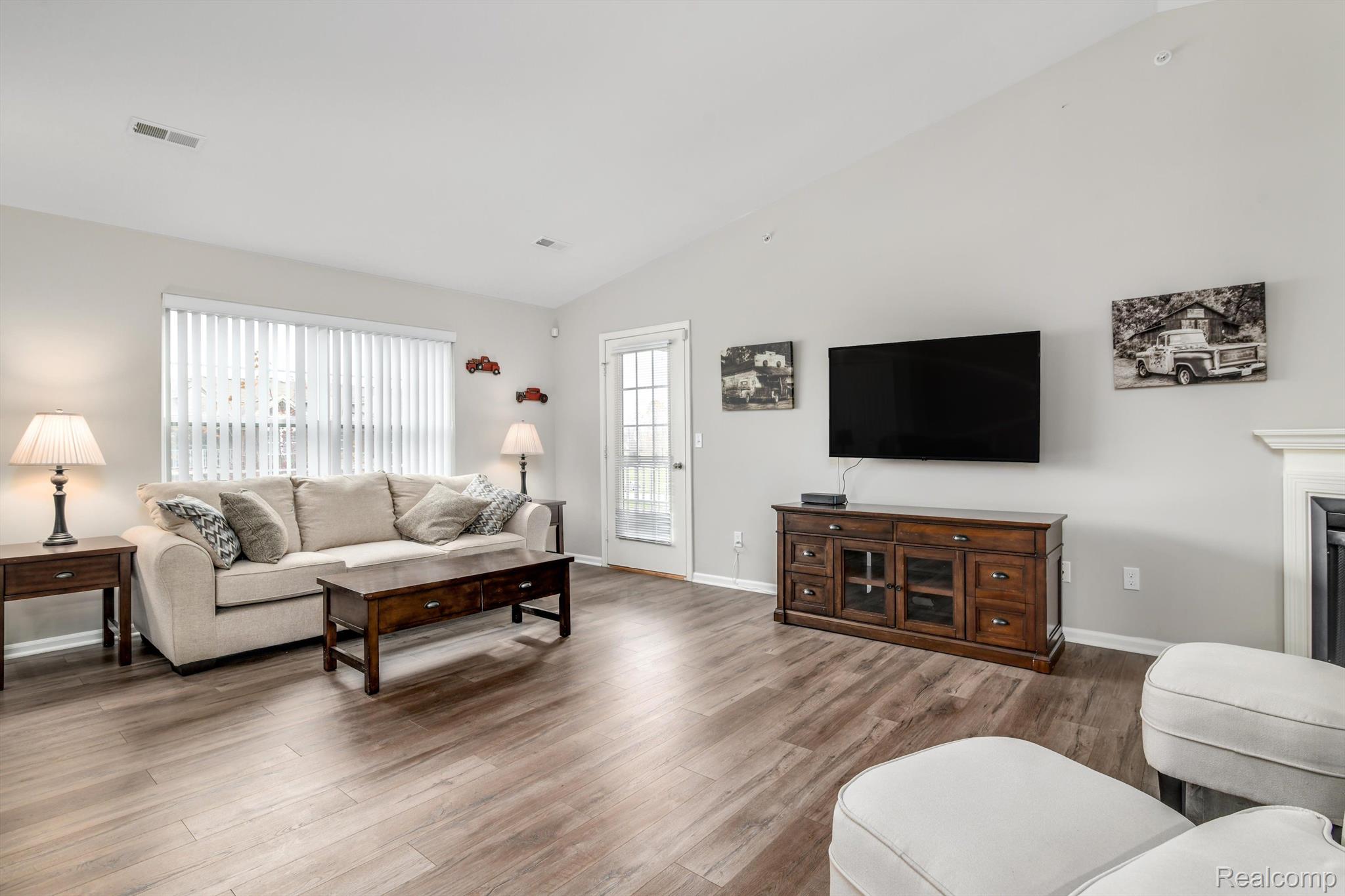 29785 FOX RUN Circle