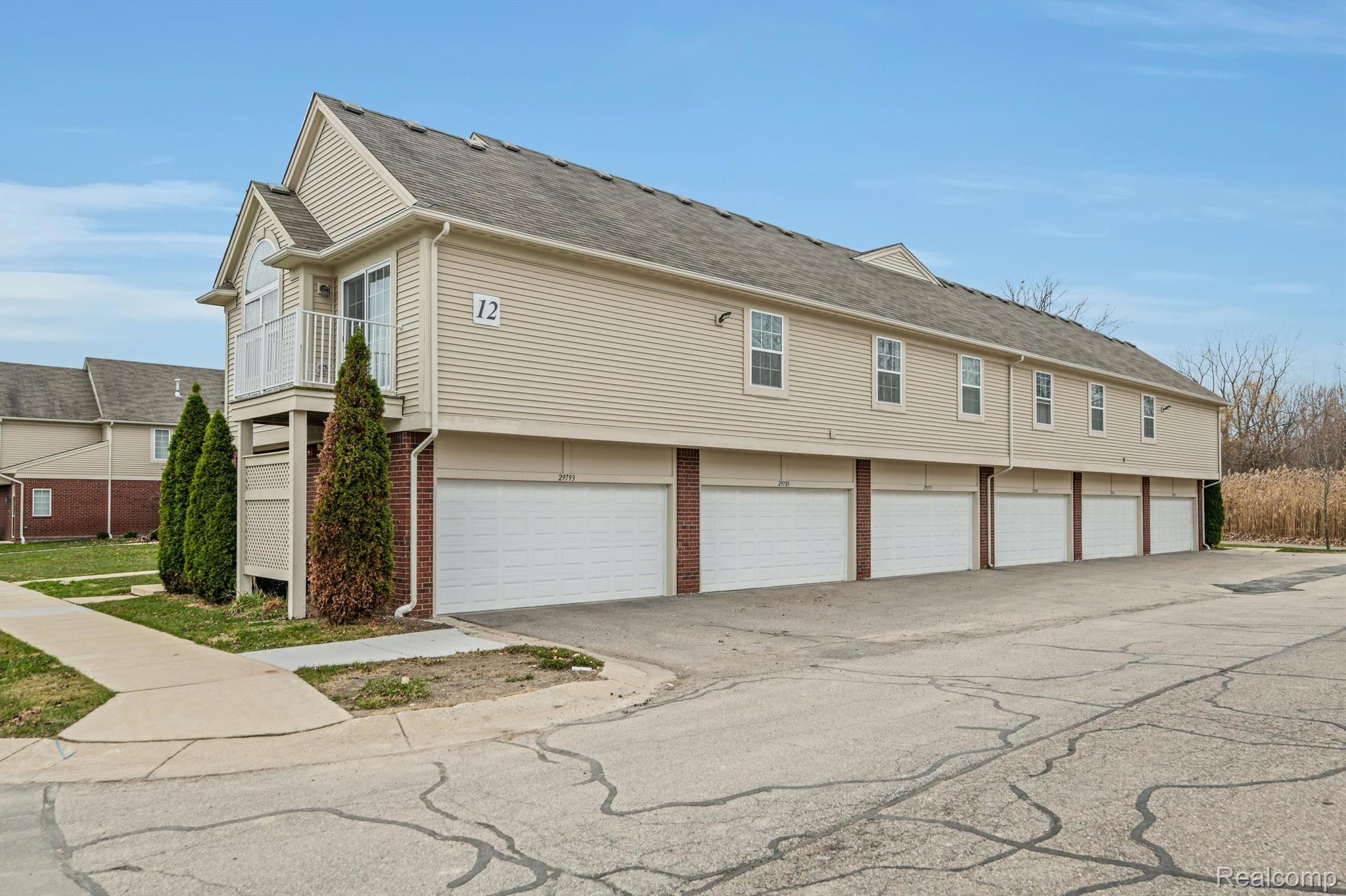 29785 FOX RUN Circle