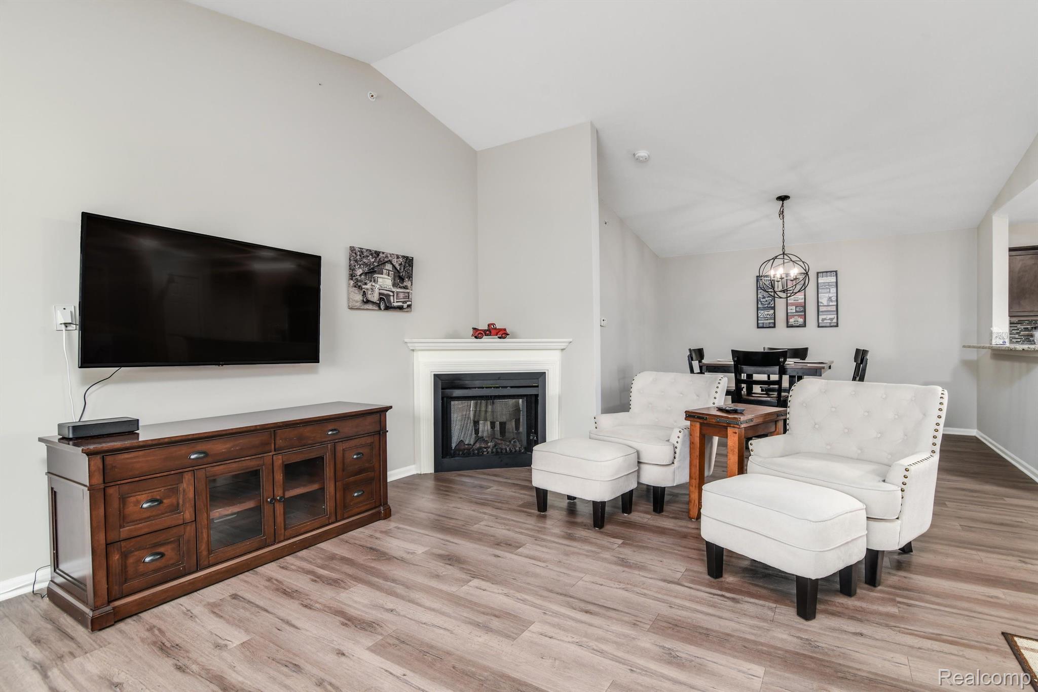 29785 FOX RUN Circle