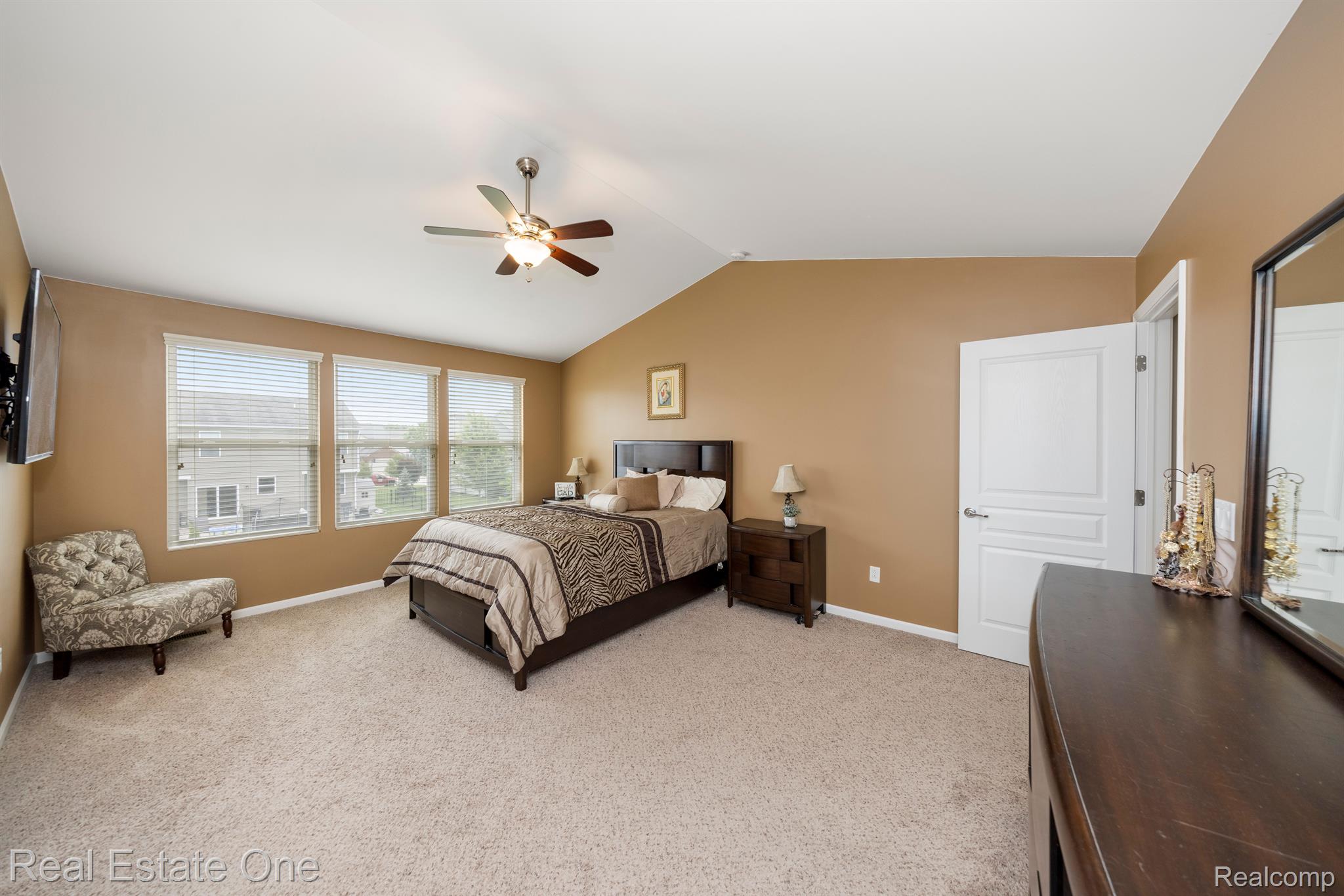 19240 GEARHART Drive